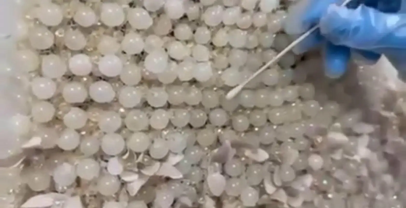 Gelinlik üzerine boncuk boncuk zehir! Jandarmadan unutulmaz operasyon