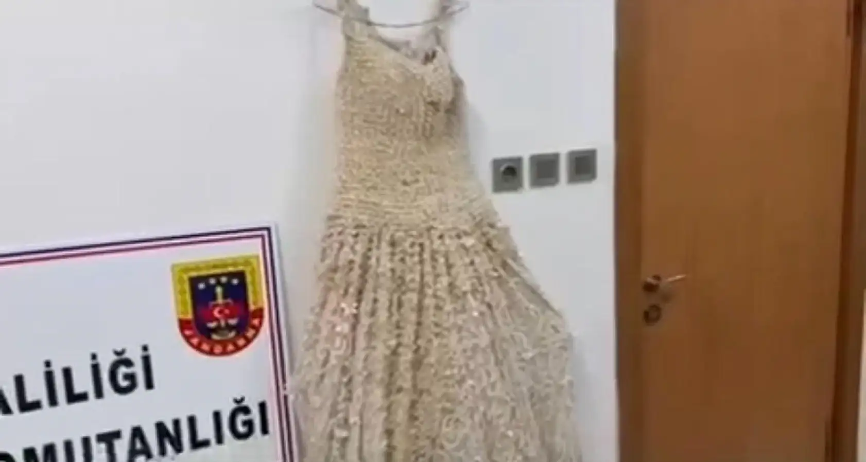 Gelinlik üzerine boncuk boncuk zehir! Jandarmadan unutulmaz operasyon