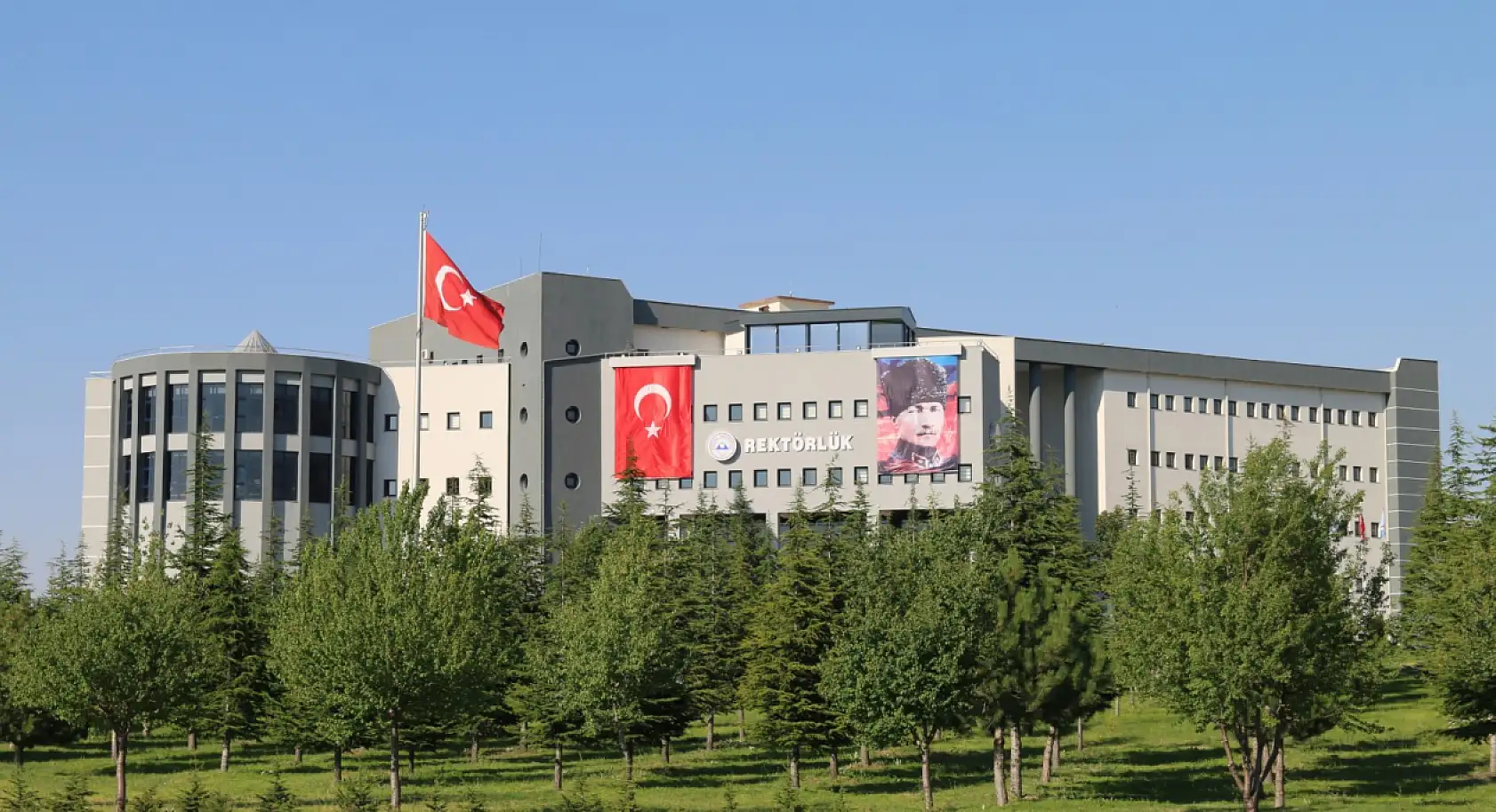 Erciyes Üniversitesi'ne ödül yağıyor - Bu sefer de Eczacılık Fakültesi!