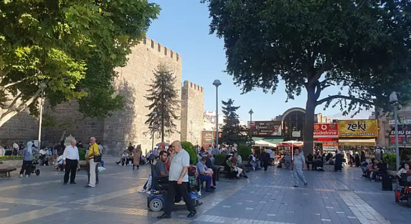 Kayseri'de yeni dönem, vatandaş talepleri, Kayserispor gerilimi... İşte medeniyet şehrinden kısa kısa haberler!