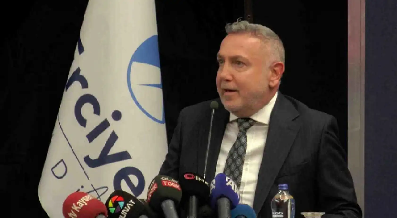 Kayseri'de dünün devamı gibi bir pazar: CEO Ertekin'den Hes Kablo yangınına dair açıklamalar, Akraba tartışmaları, kaymakam atamaları.. İşte Kayseri'den kısa kısa haberler