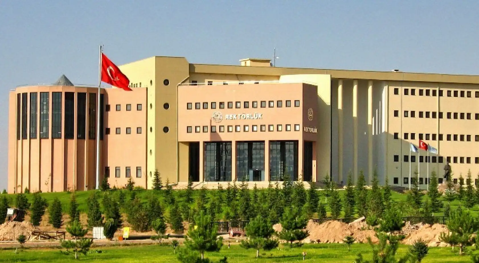 Erciyes Üniversitesi'nde büyük gurur - Rektöre tebrik yağıyor!