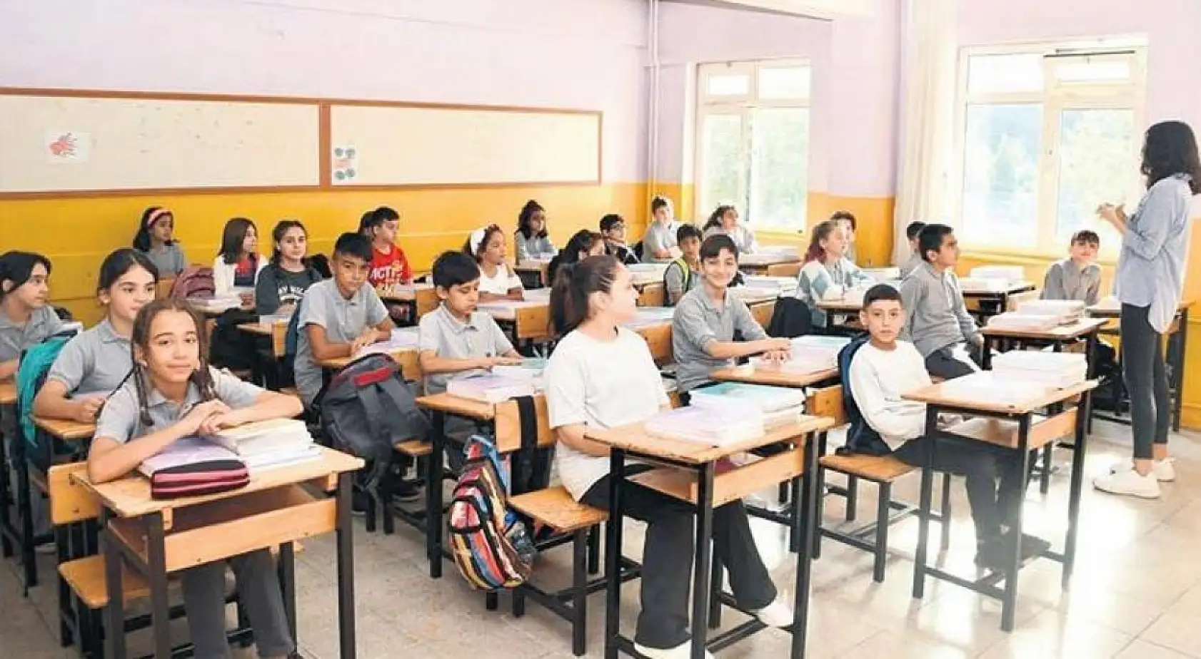 Kayseri'de okul üniforması krizi: Tekelleşme var!