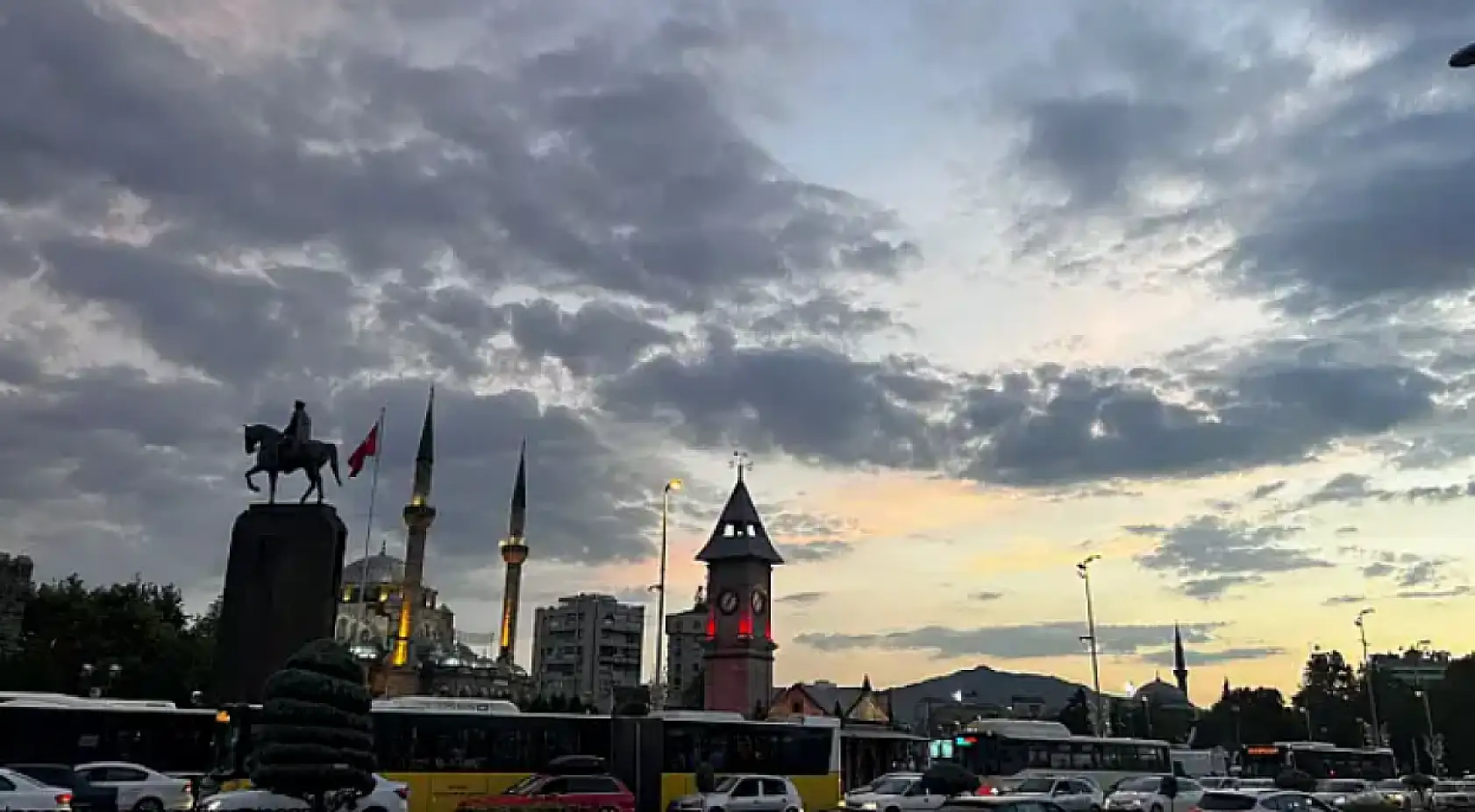 Kayseri'de hayatını kaybeden vatandaş herkesi yasa boğdu - Aile hekimleri iş bıraktı - Yeni terminal binasında geri sayım... İşte Kayseri'den kısa kısa haberler!