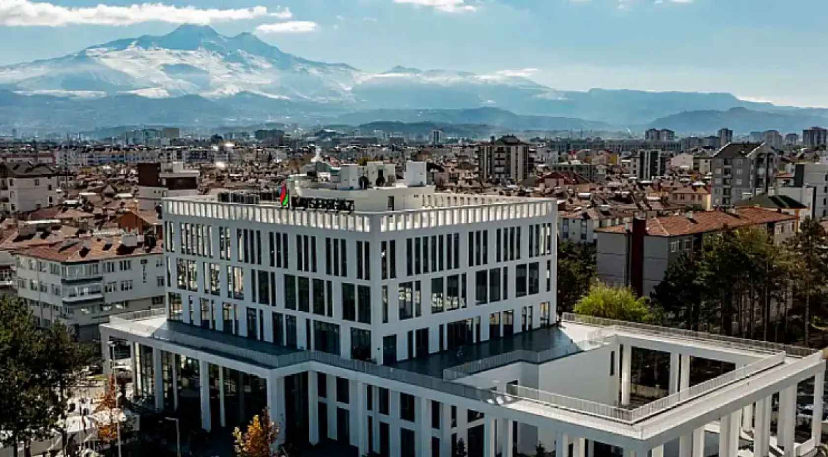İşte 20 Kasım günü Kayseri'den kısa kısa haberler - Kentte FETÖ operasyonu,  Dursun Ataş görevi, ERÜ'de istifa...