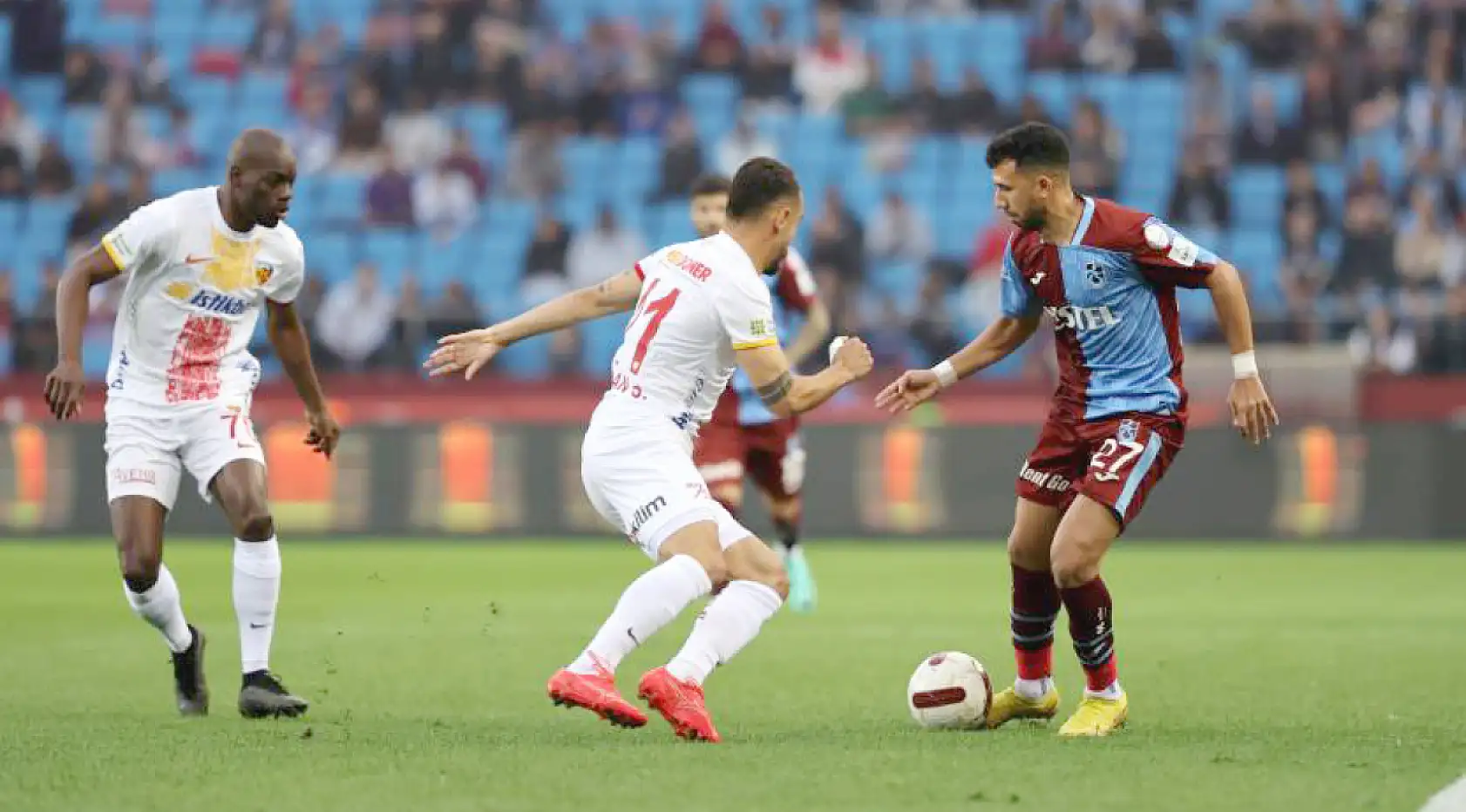 Kayserispor'da Burak Yılmaz'ın Trabzonspor'a karşı hangi oyuncuları ilk 11'de oynatacak?