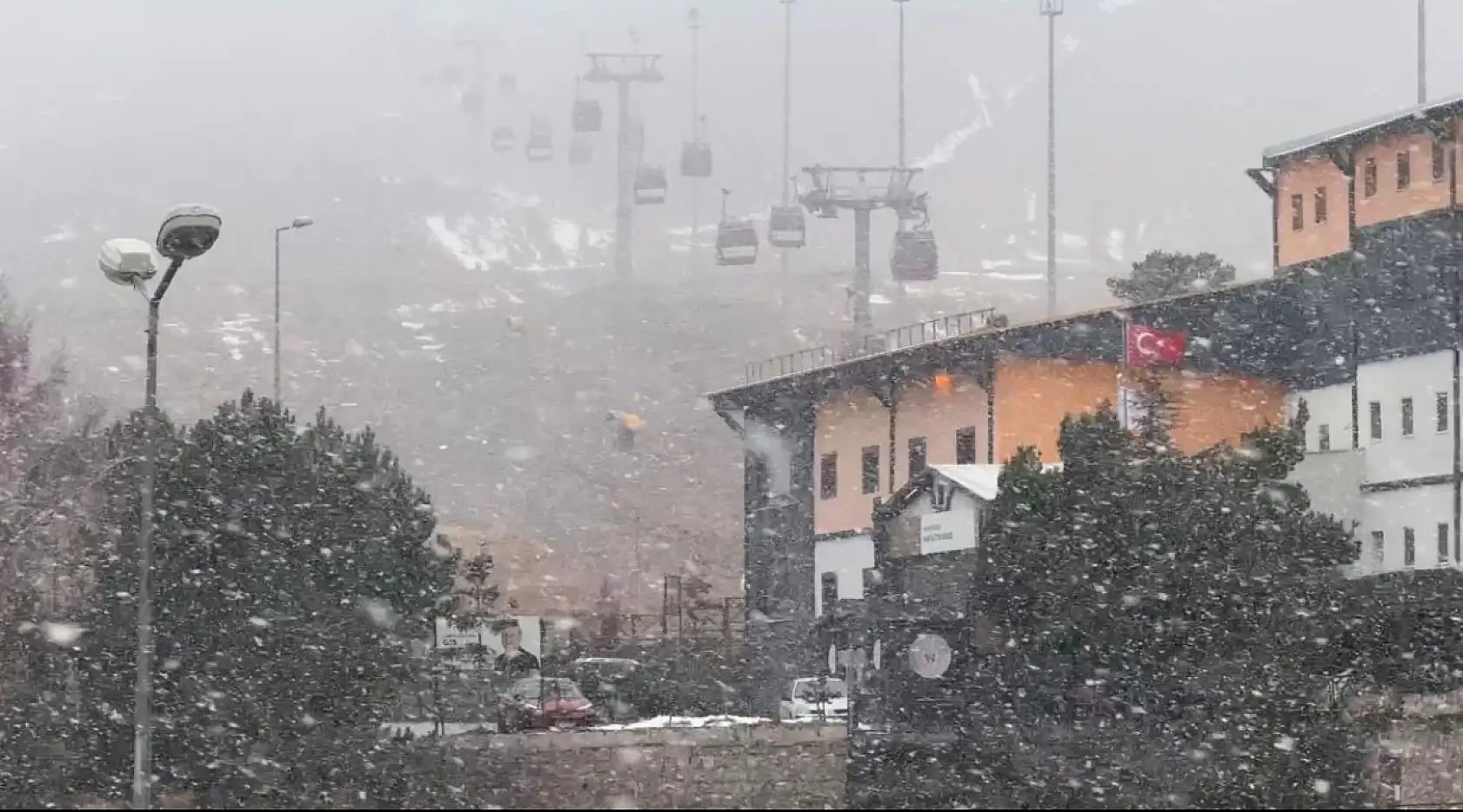 Erciyes'te görsel şölen: Kar geri döndü!