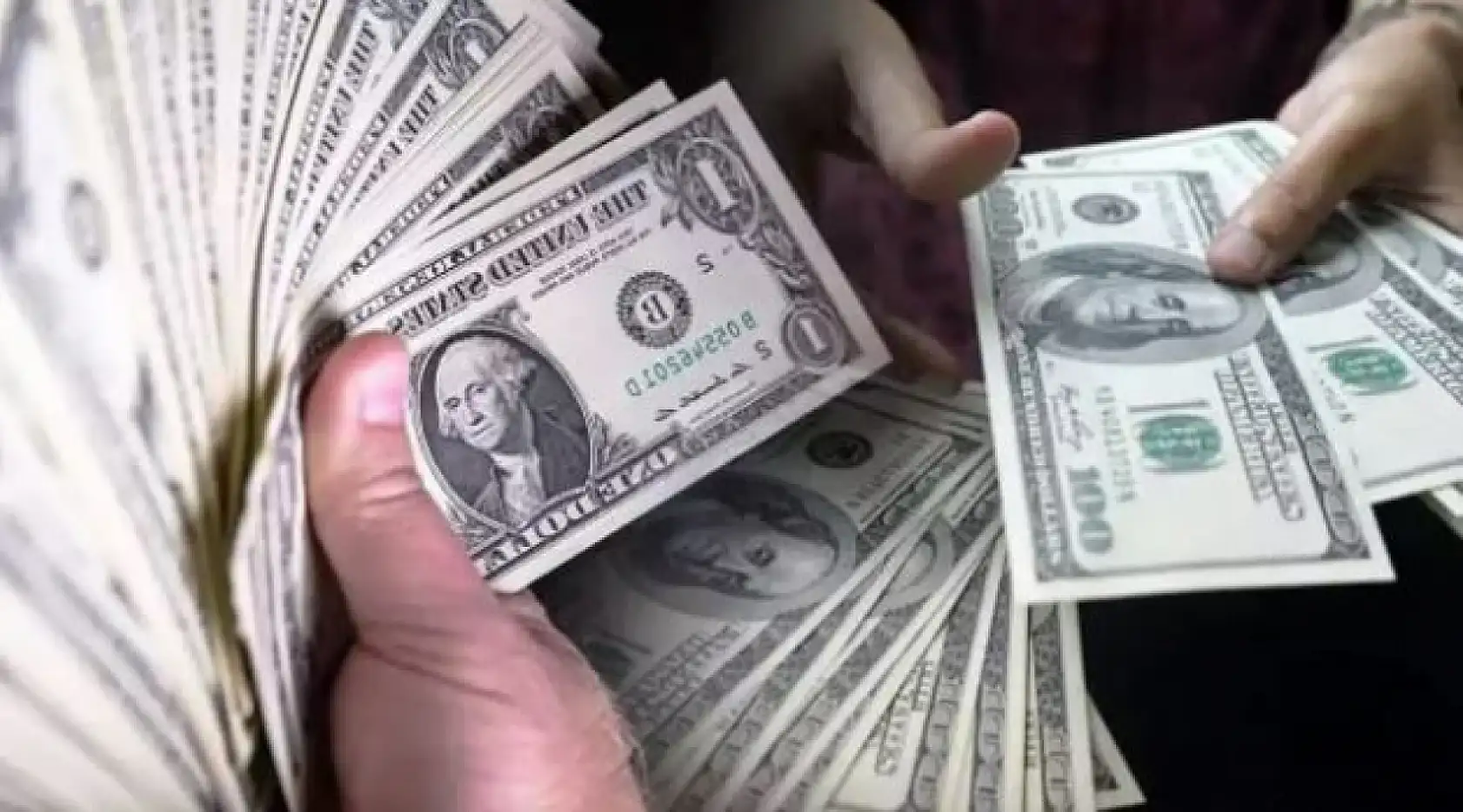 Kayseri'de dolar krizi: Döviz büroları ve bankalar kabul etmiyor !