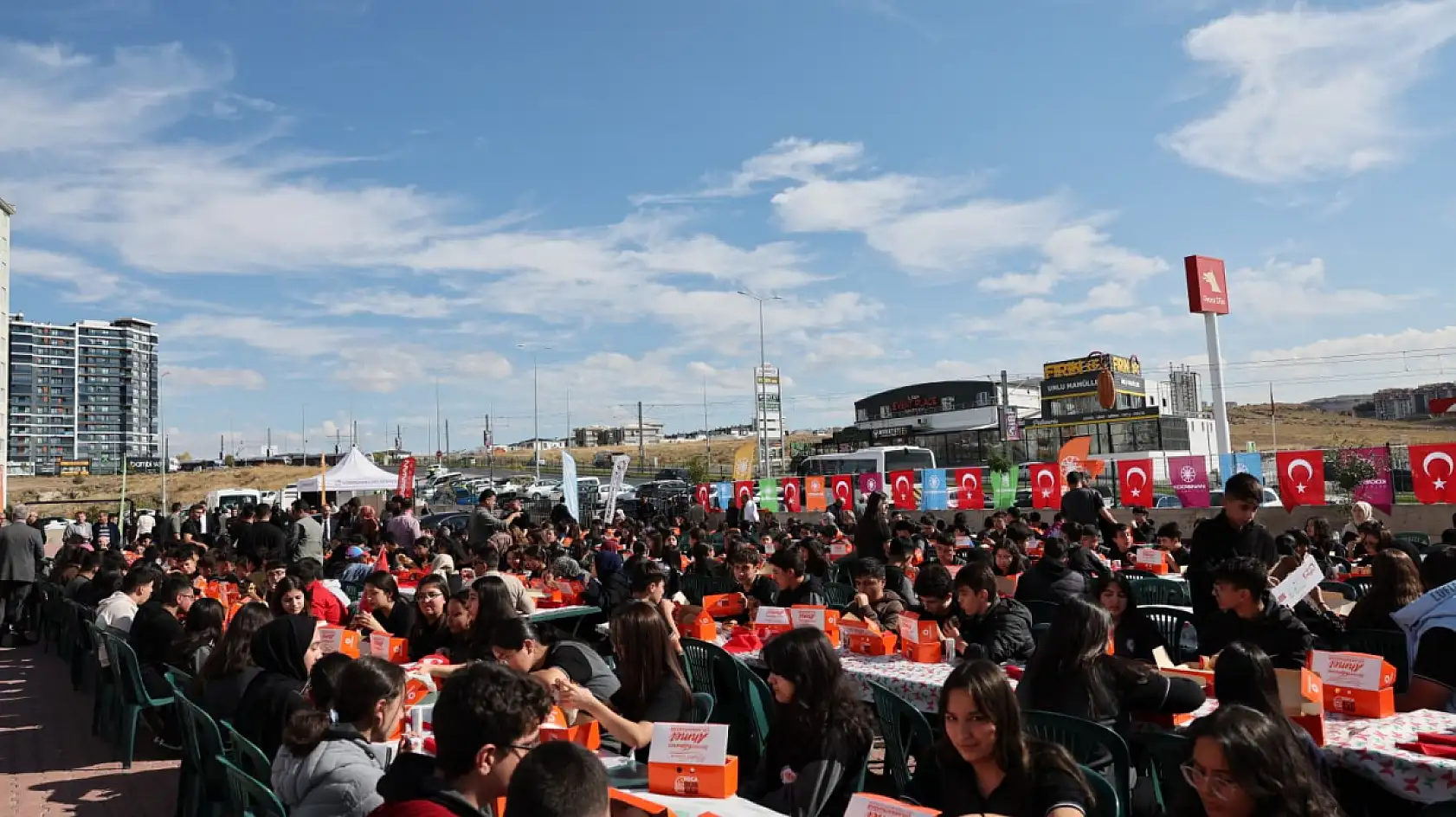Kayseri'de 12 metrekarede başlayan hayal gerçeğe dönüştü! Tam 31 okul...