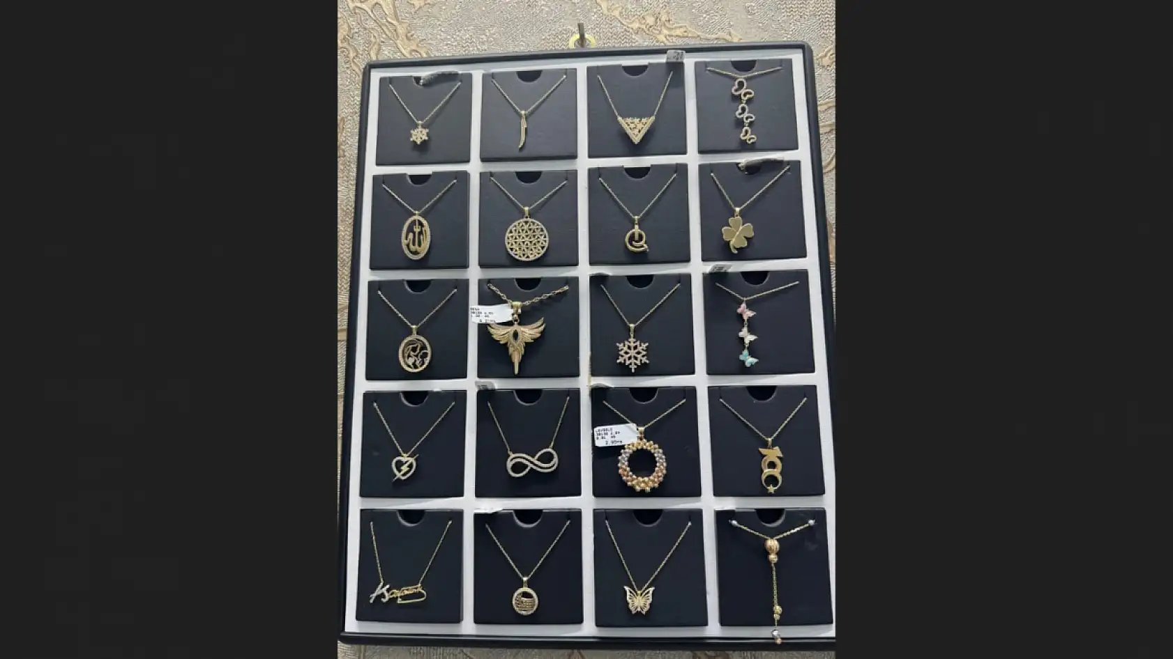 Kayseri'de altın rüzgârı: İşte en çok tercih edilen ziynetler ve güncel fiyatlar!