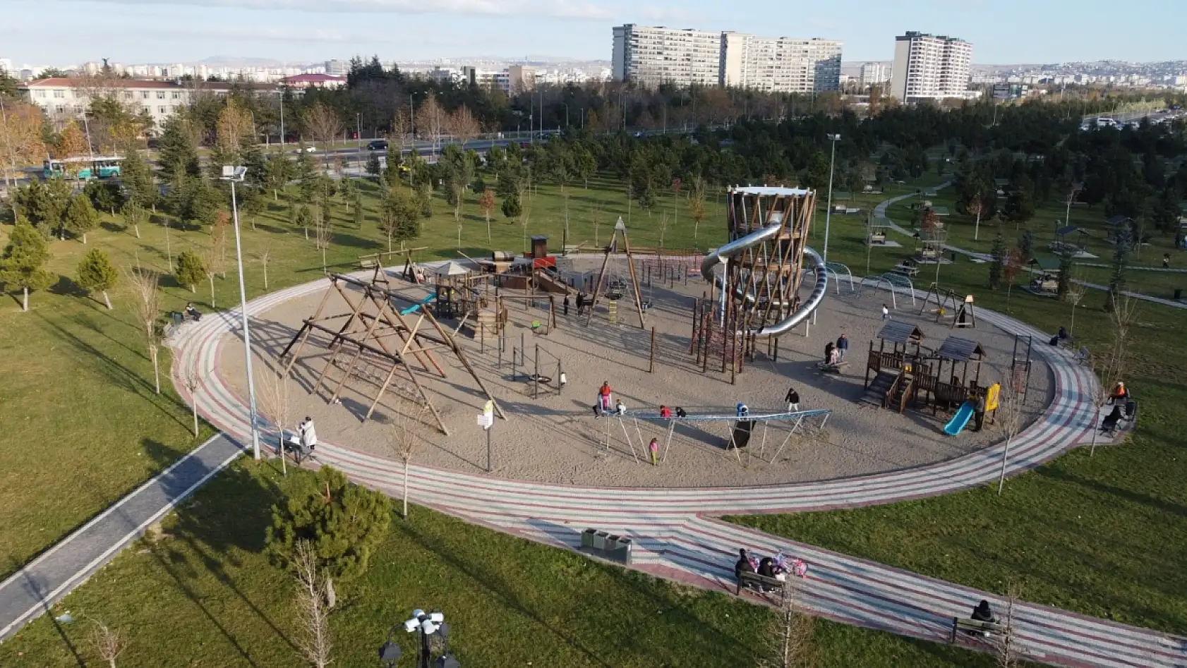 Kayseri'nin çehresi değişti: Büyükşehir'den park ve bahçelere önemli yatırım!