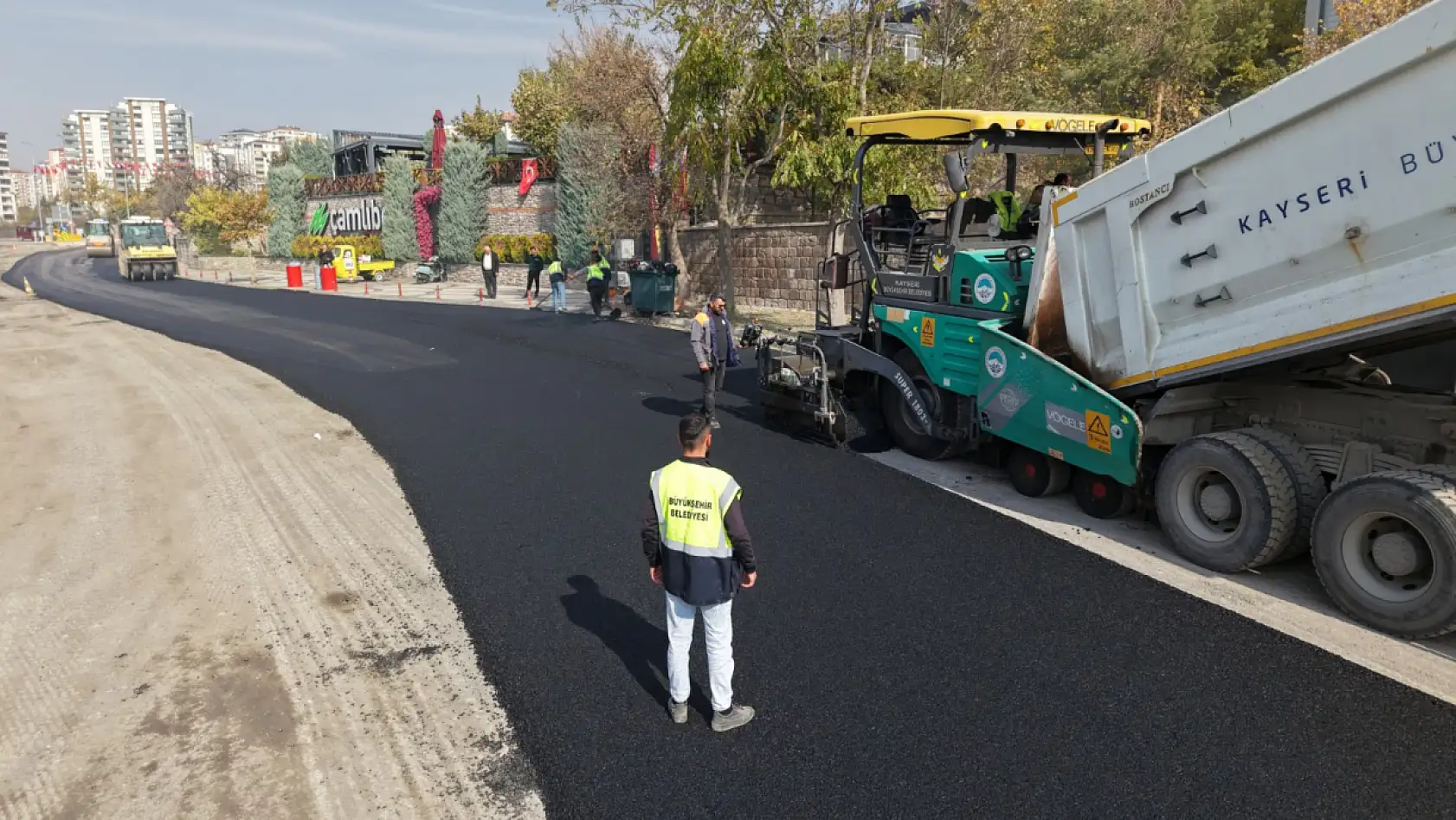 Kayseri'de 2025 yılında konfor arttı: Binlerce ton asfalt serimi gerçekleştirildi!