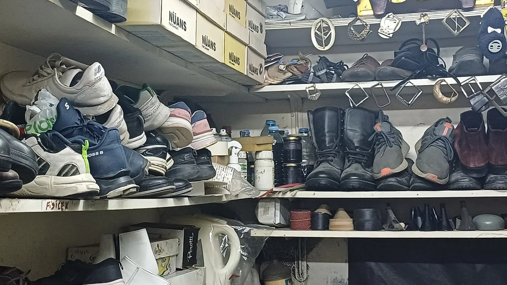 Kayseri'de usta tamirci, yoksulların yüzünü güldürüyor