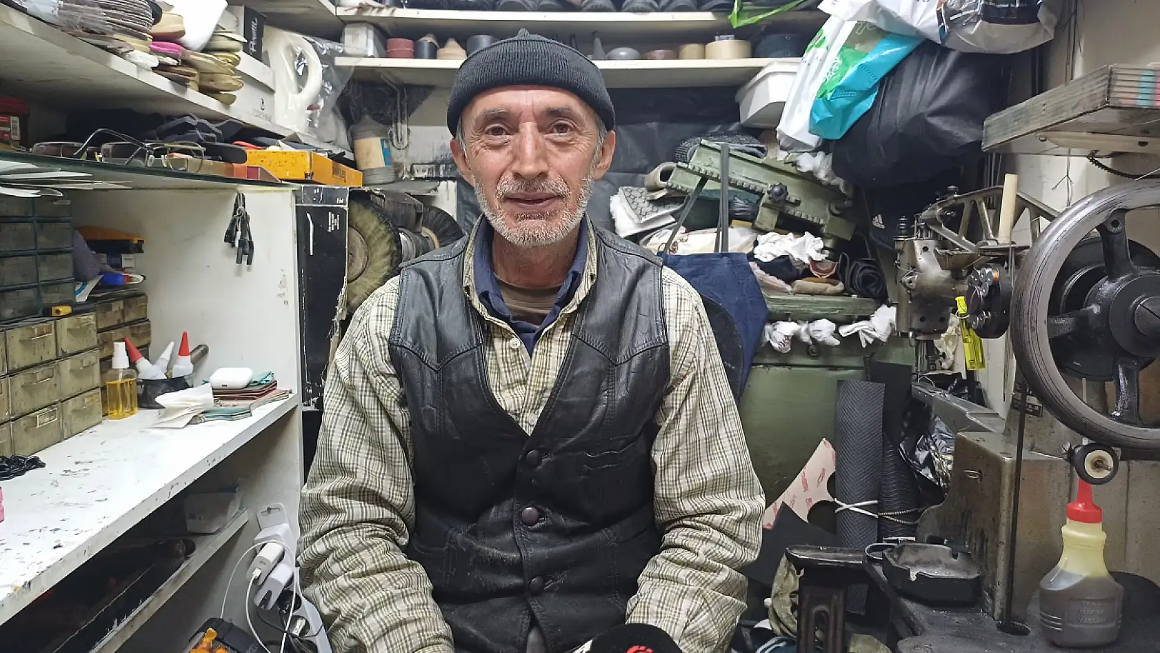 Kayseri'de usta tamirci, yoksulların yüzünü güldürüyor