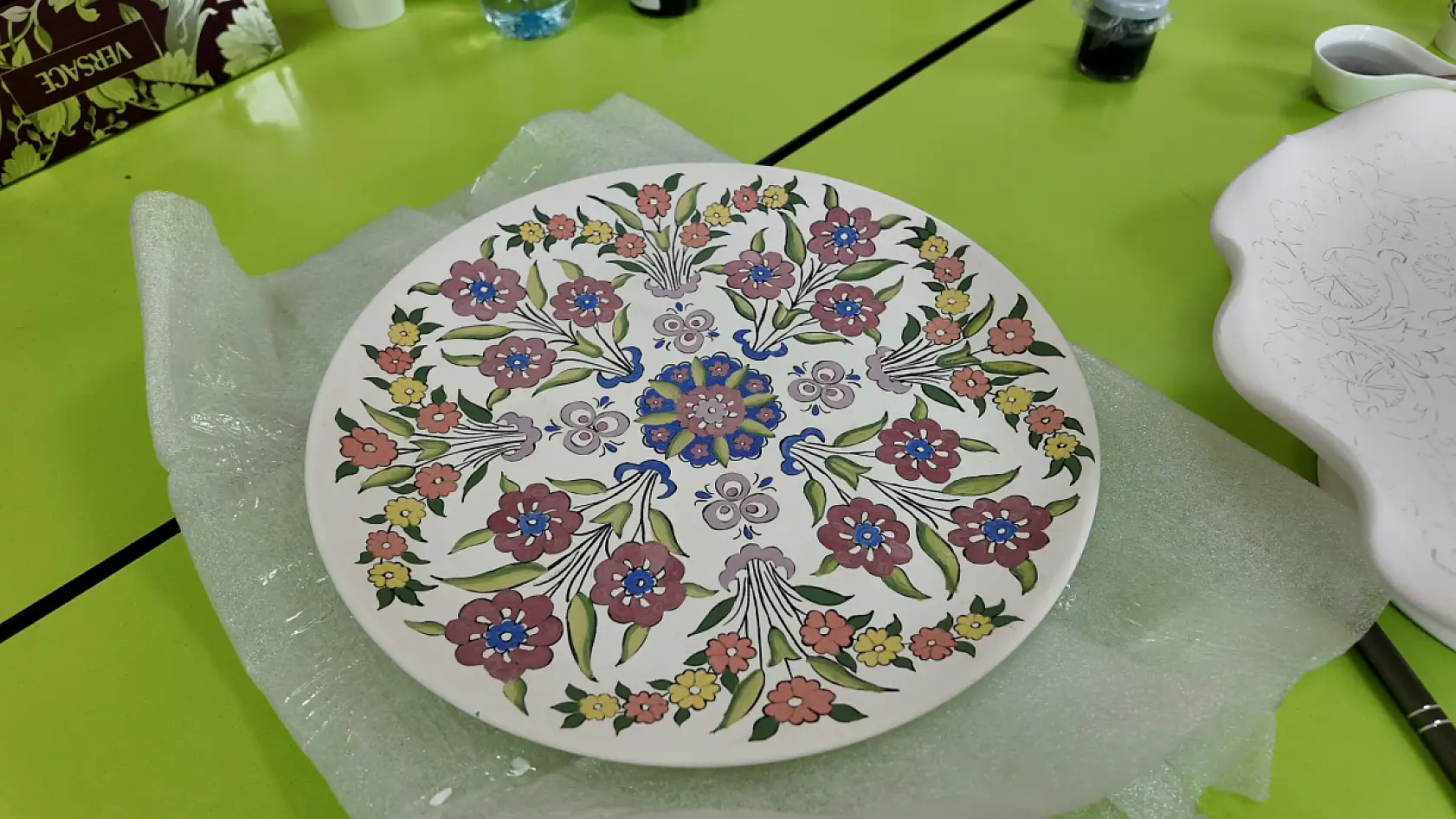 KAYMEK'te çini sanatı yeniden hayat buluyor