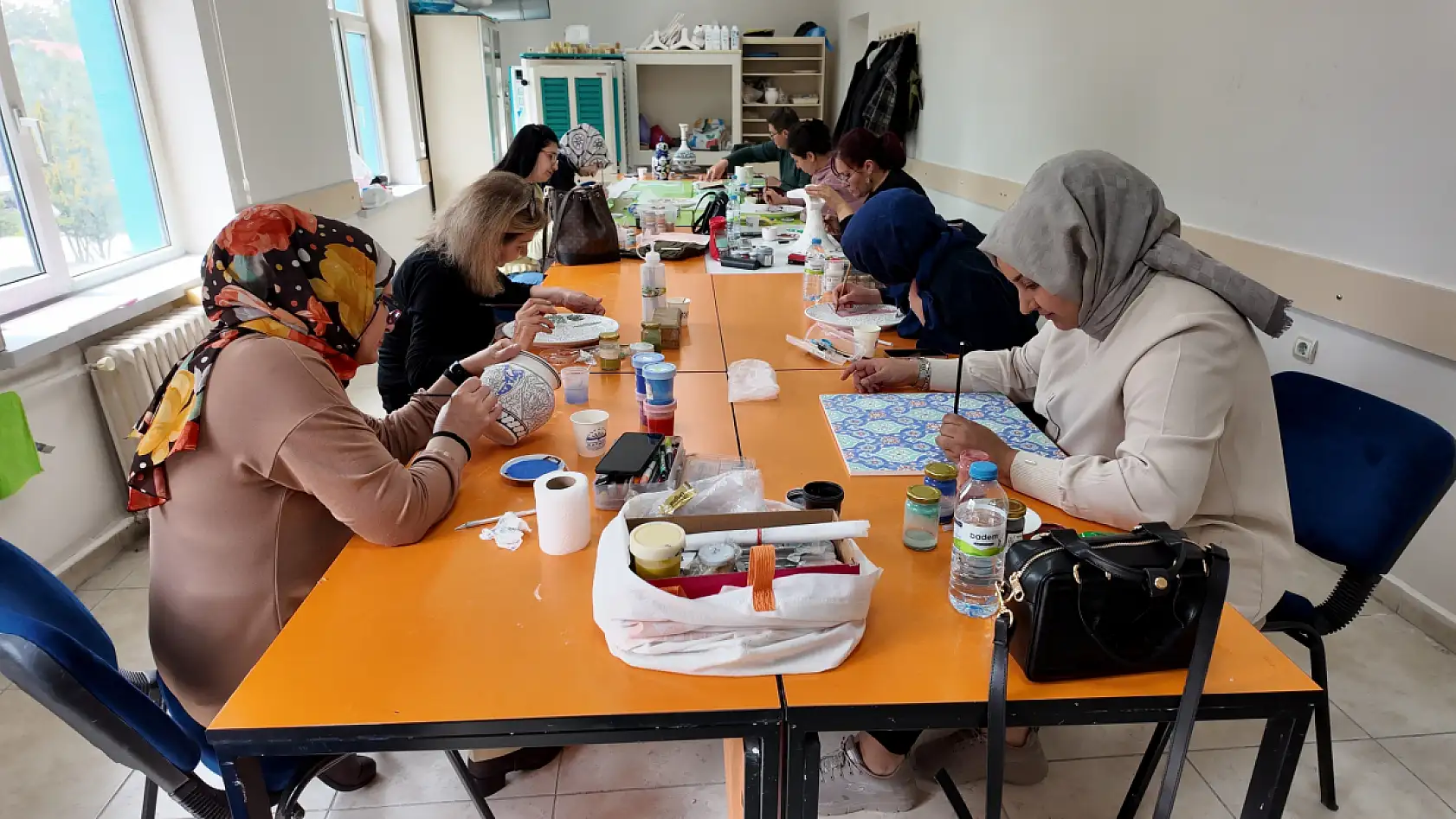 KAYMEK'te çini sanatı yeniden hayat buluyor
