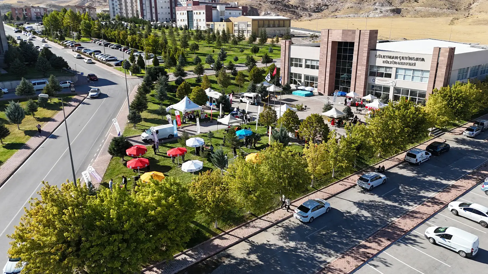 NNYÜ'de tanıtım etkinliği düzenlendi! Öğrencilerden tam not...