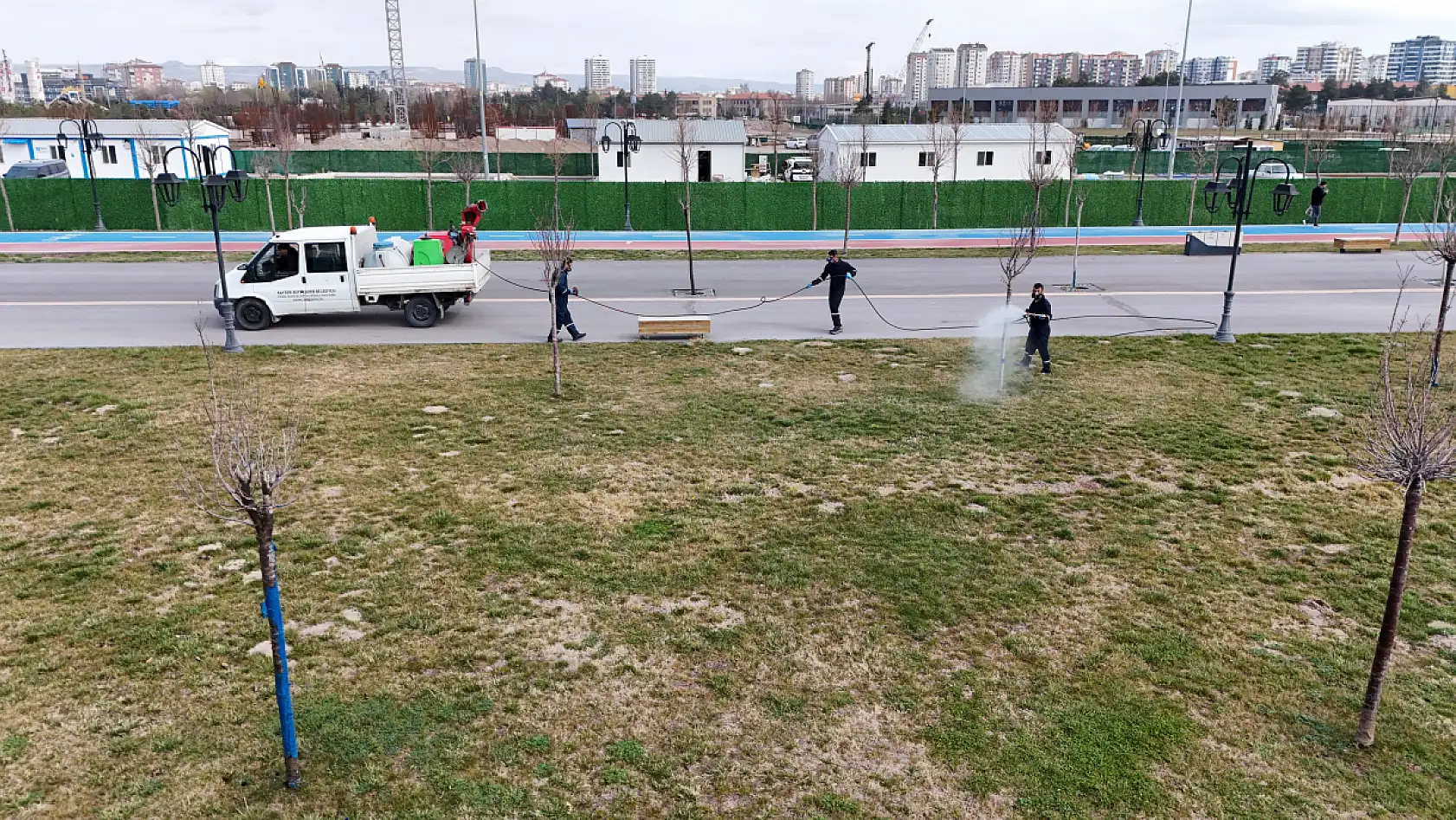 Kayseri'de yeşil alanlar için kapsamlı ilaçlama başladı