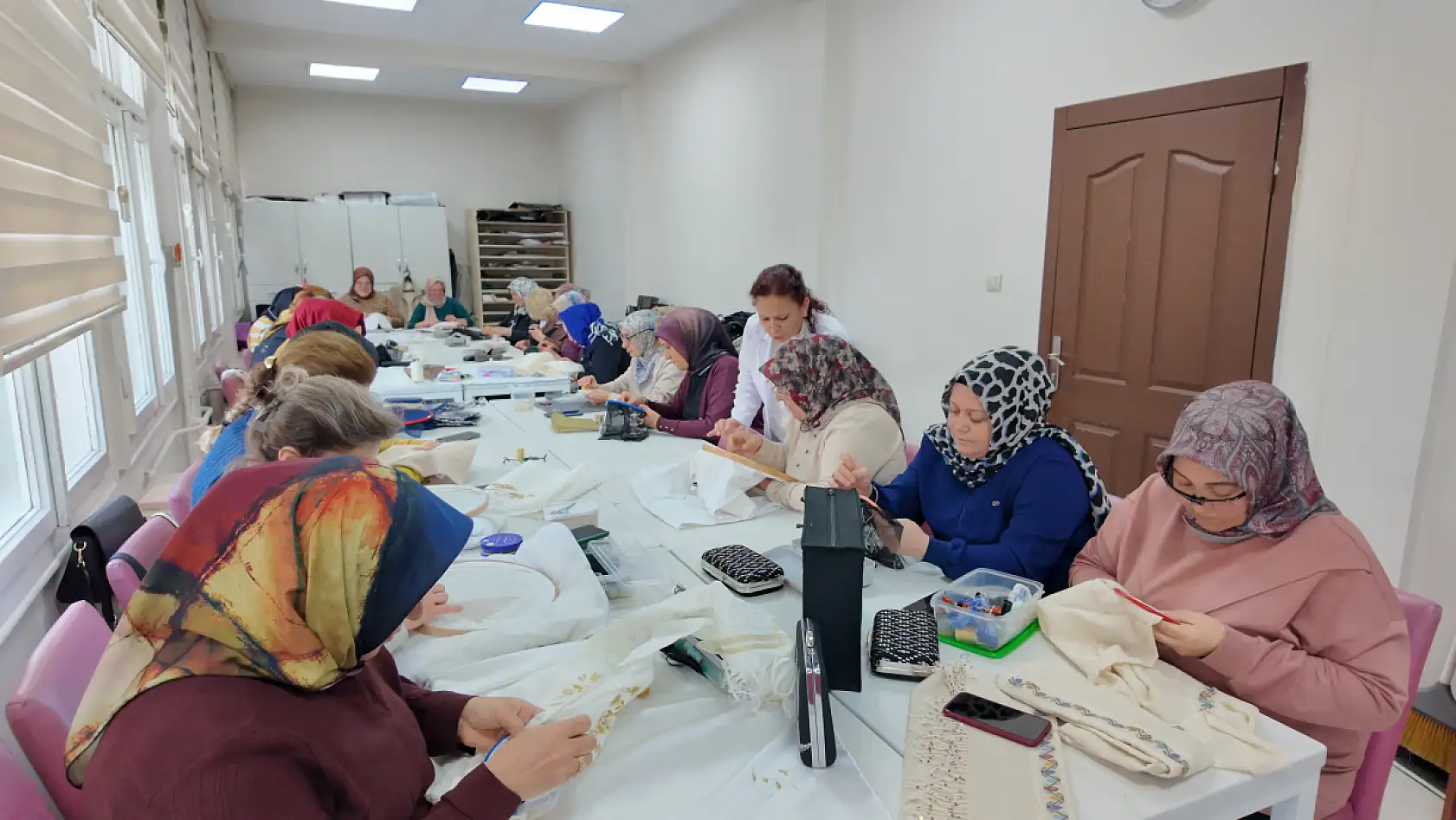 Kayseri'de unutulan sanat yeniden moda oldu! Hem öğreniyorlar hem para kazanıyorlar