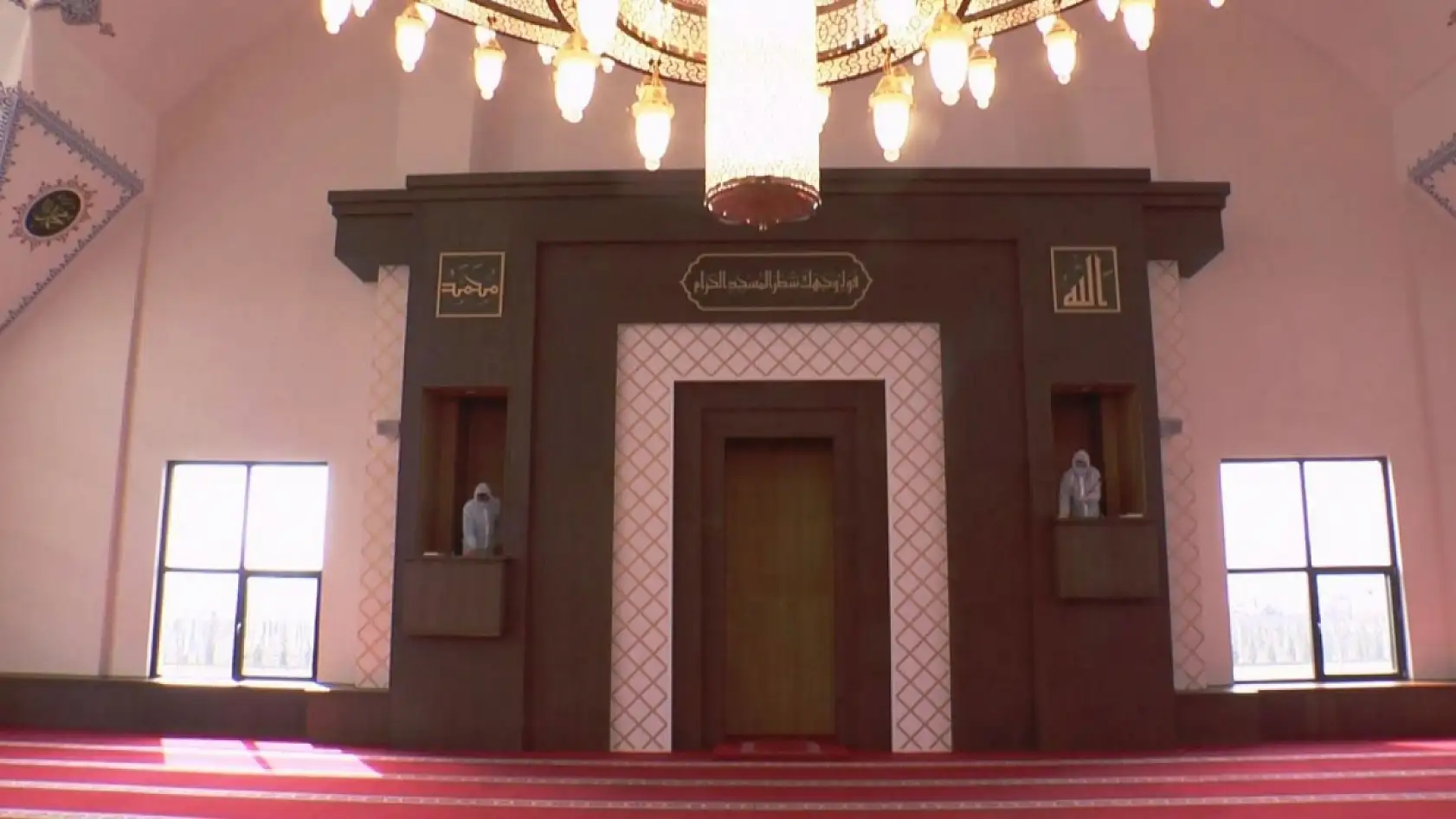 Belediyeden şaşırtan hizmet: Kocasinan'da camiler mis gibi kokuyor