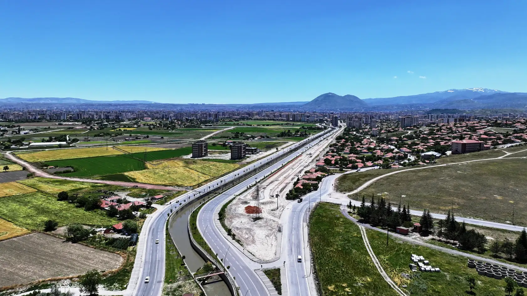 Kayseri'ye 2,5 kilometrelik yeşil yol düzenlemesi yapılıyor