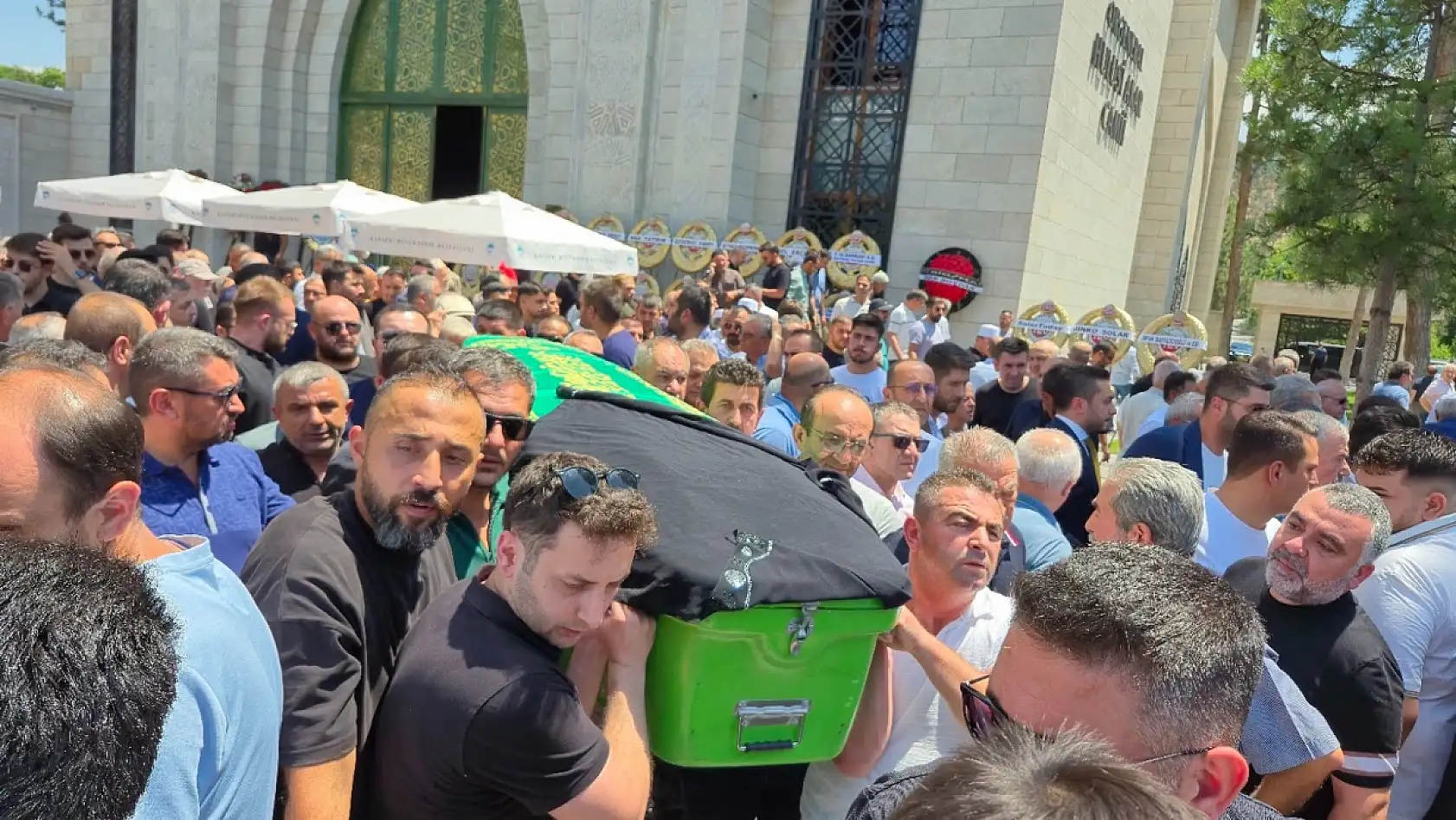 Spor camiasından yoğun katılım! Ayşe Özdemir dualarla uğurlandı