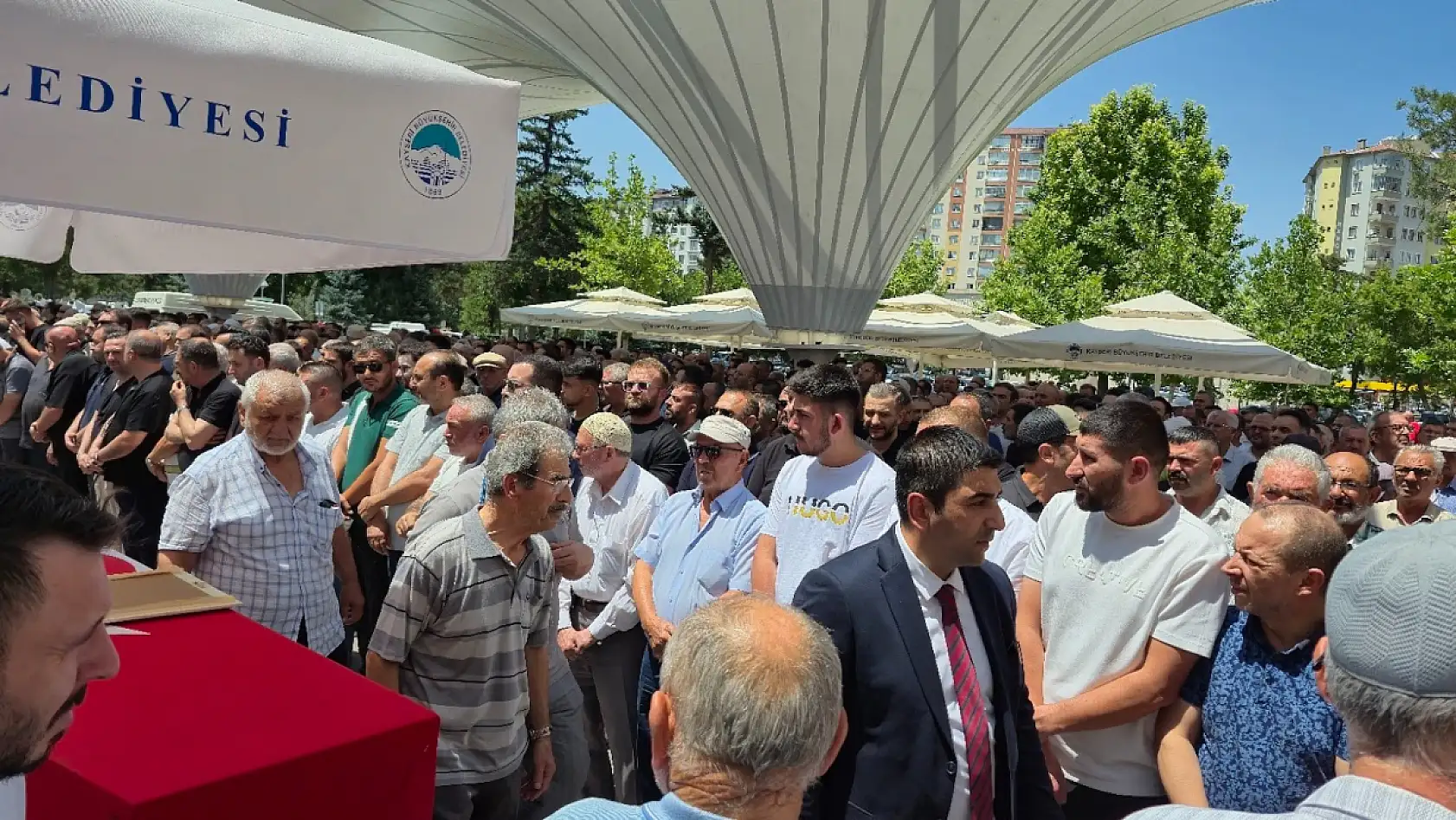 Spor camiasından yoğun katılım! Ayşe Özdemir dualarla uğurlandı