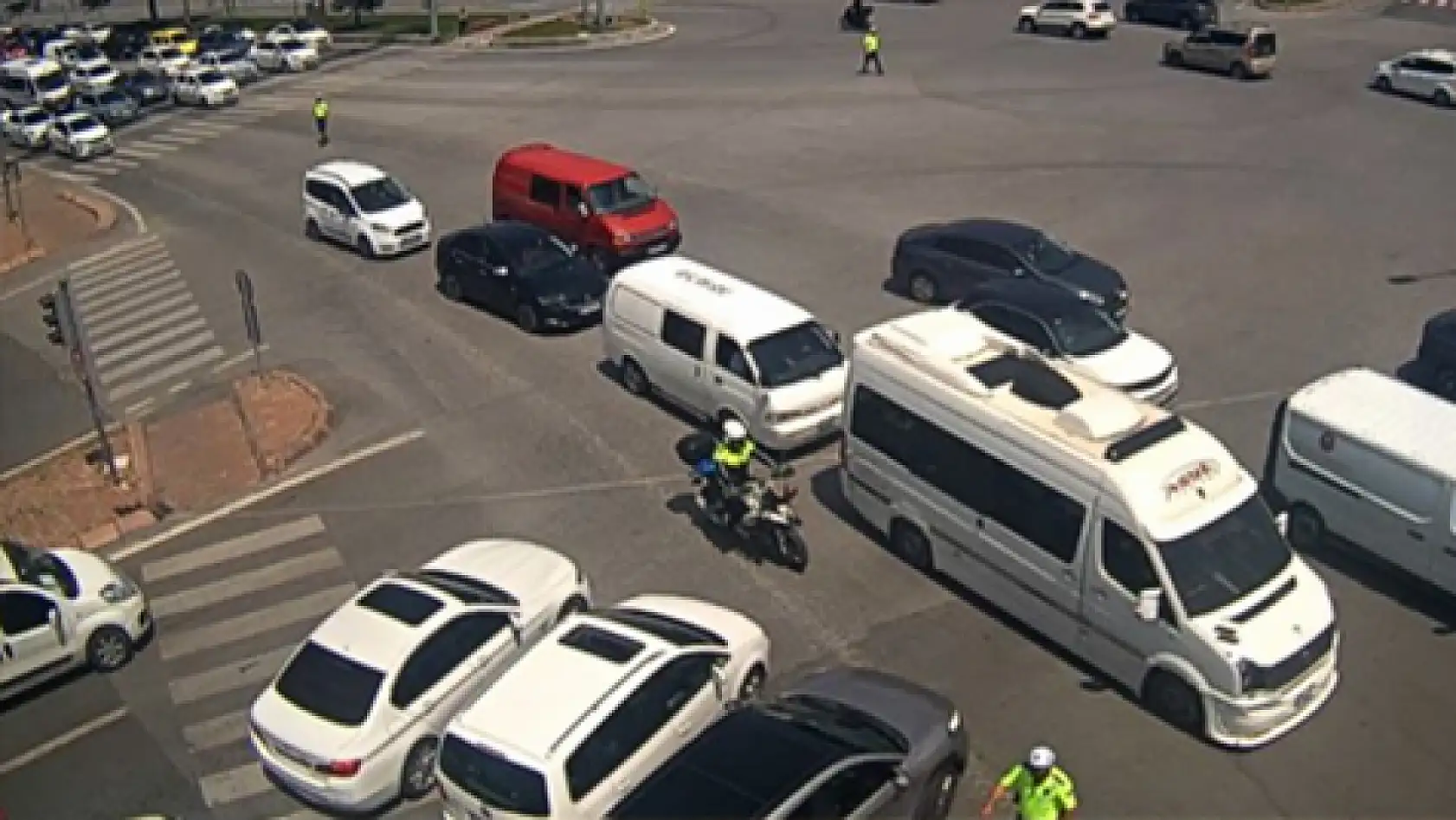 Kayseri'de arife günü trafik yoğunluğu: Kartal Kavşağı kilitlendi!