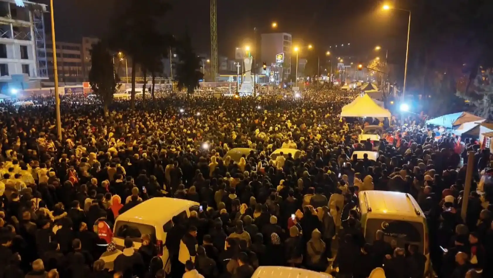 Tarih 6 Şubat... - Saat 04.17'de deprem bölgesinde herkes ayaktaydı!