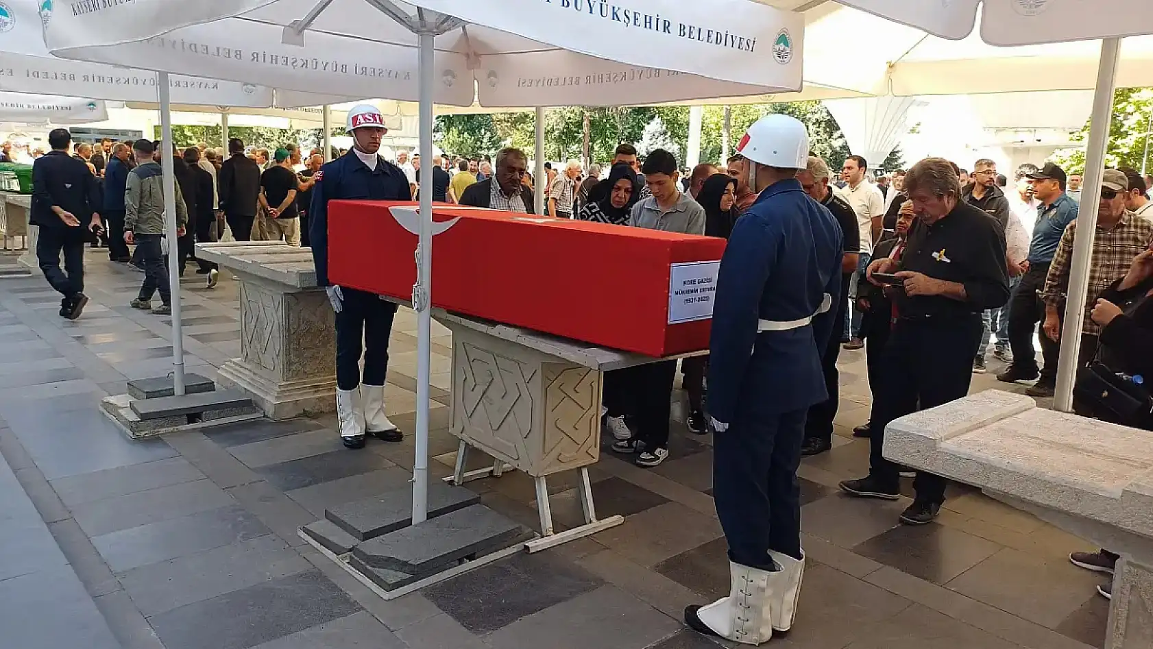 Kayseri'den kısa kısa: 3 ayrı yangın, Esnaf ziyareti, Erbakan, Kayserispor…