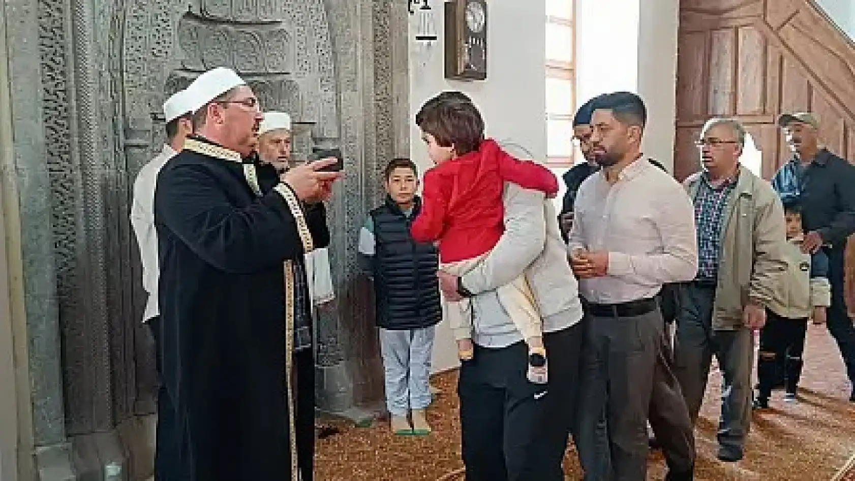 Kayseri'den kısa kısa - Ramazan Bayramı, Acı olay, Uzun kuyruk, Sessiz denetim, İlçe müzesi, Bayram harçlıkları...