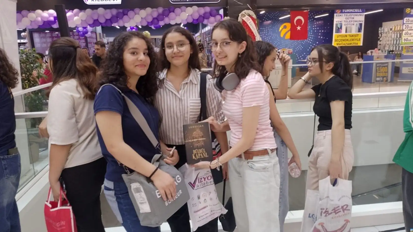 Kayseri'de izdiham: Saatlerce kuyrukta beklediler!