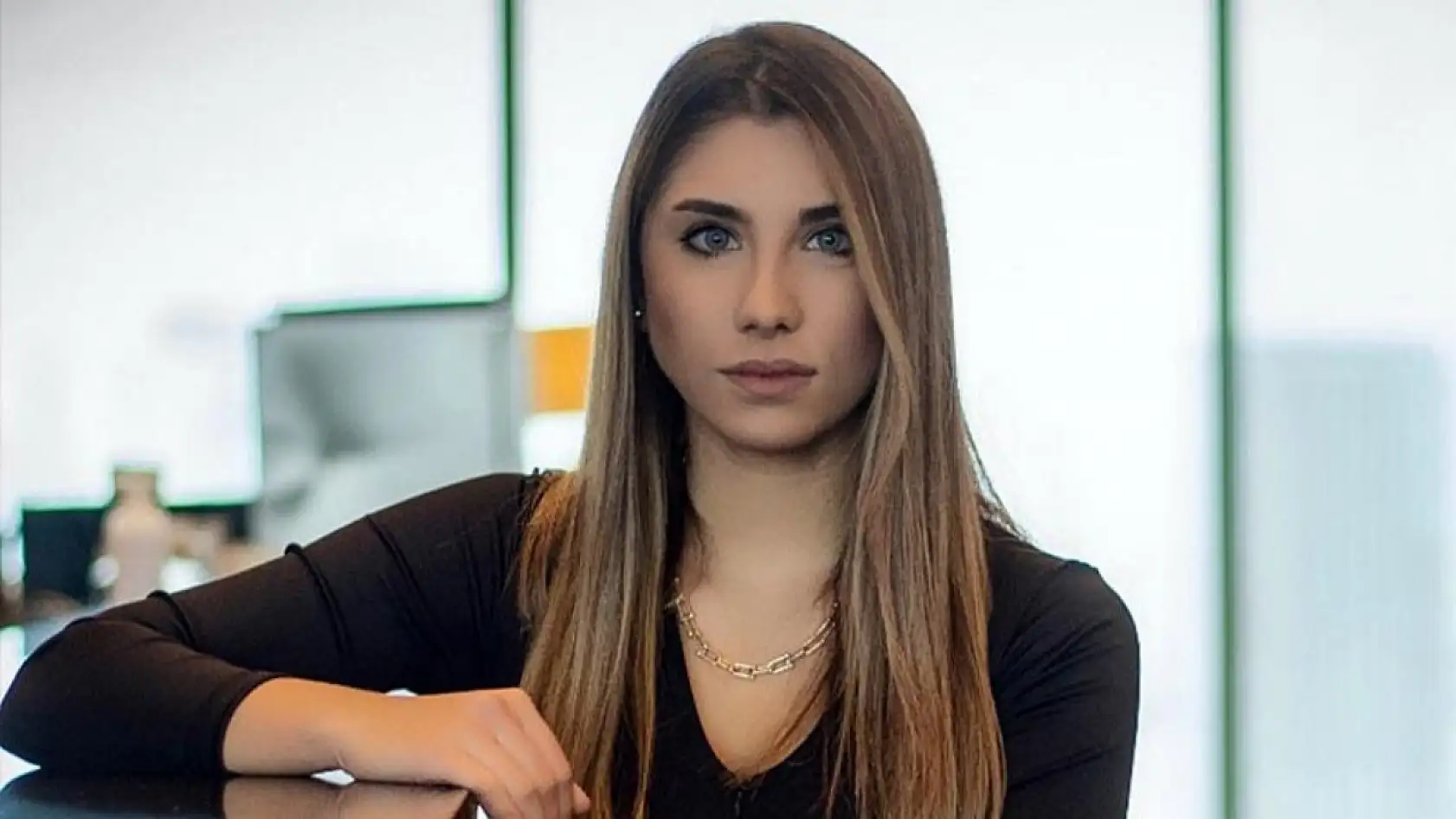 Kadın Hakem Elif Karaarslan krizi fırsata çevirdi – Takipçilerinden abonelik ücreti talep ediyor…