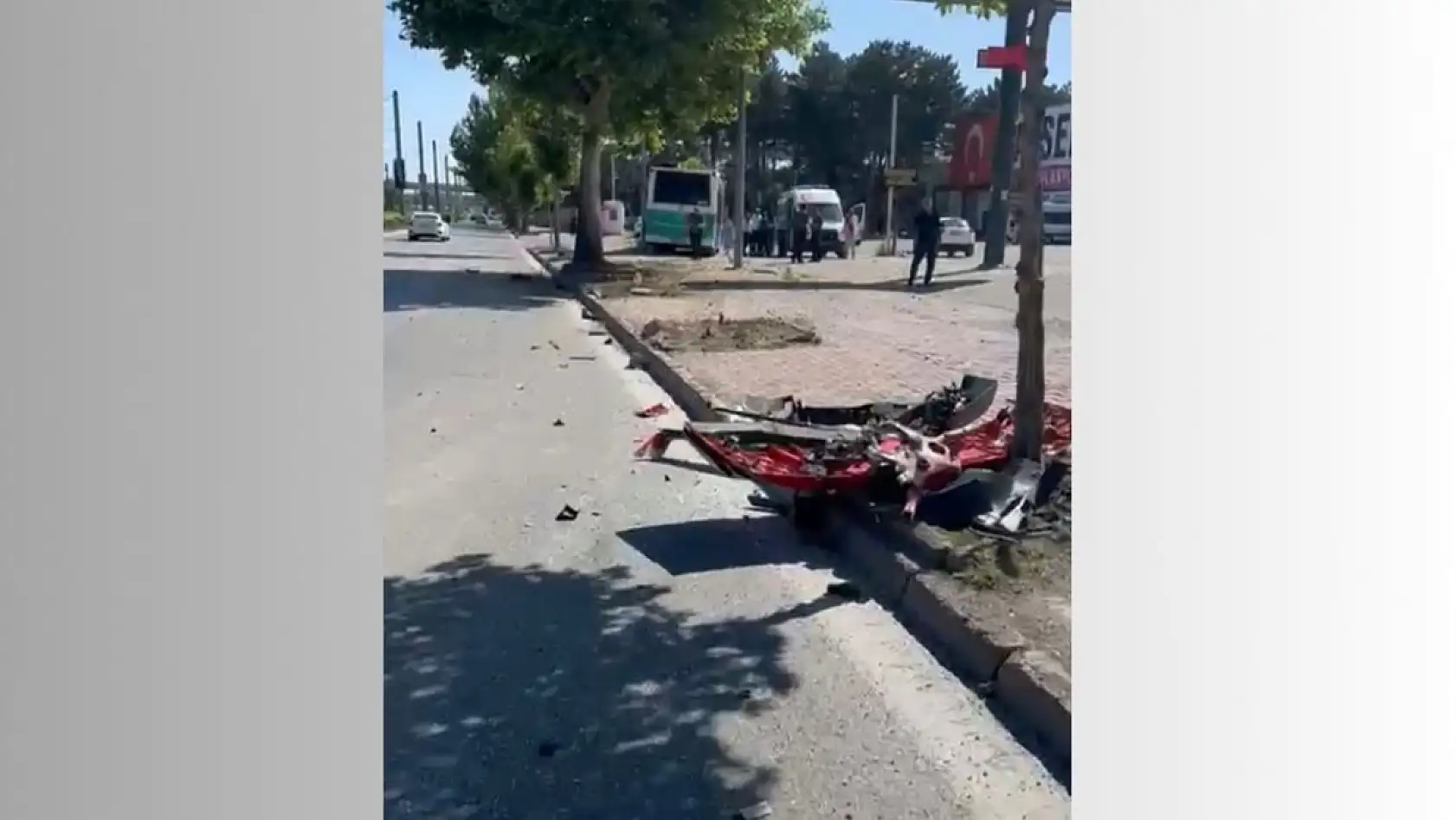 Kayseri'de kavşakta can pazarı: İtfaiye ile otobüs çarpıştı!