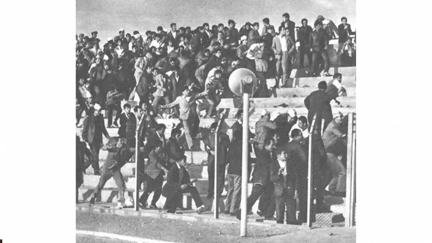 Tribünlerde panik, statta can pazarı: Kayseri de felakete dönüşen maç!