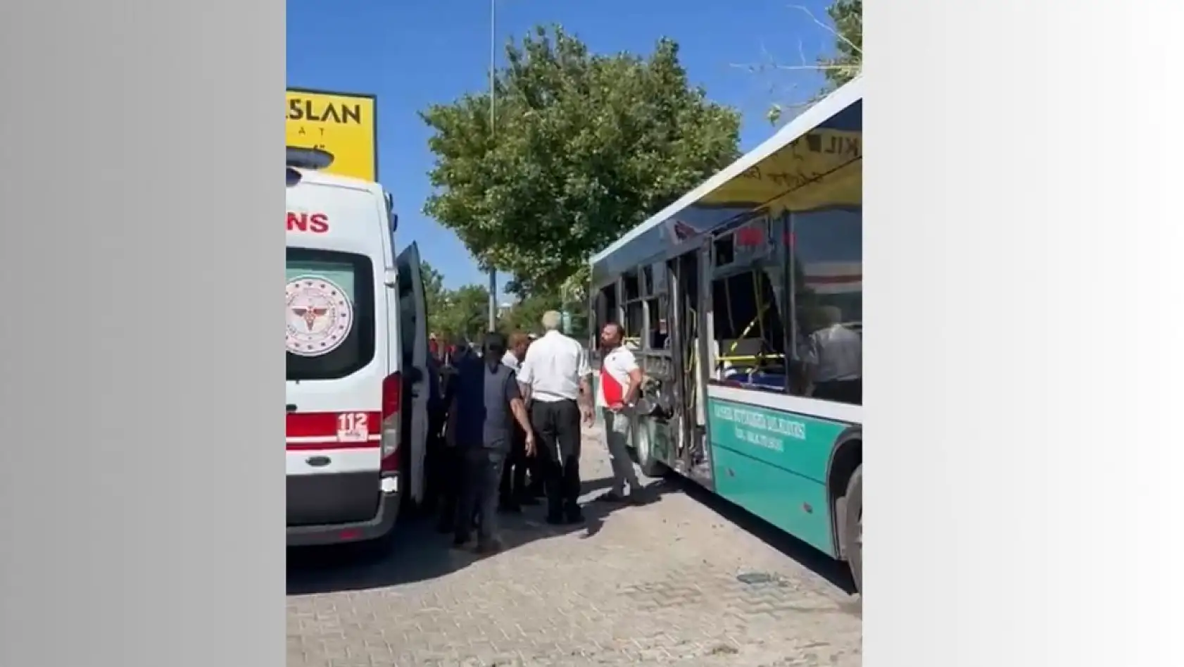 Kayseri'de kavşakta can pazarı: İtfaiye ile otobüs çarpıştı!