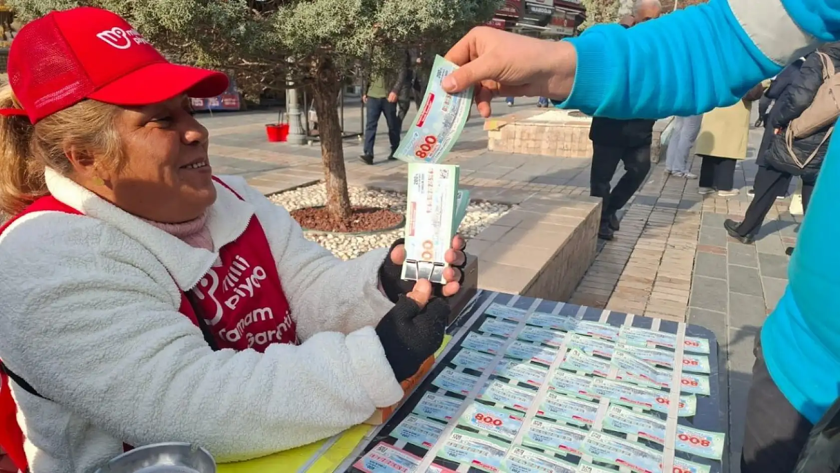 Kayseri'de ihtimal kuyruğu: 15 dakikada 50 adet!