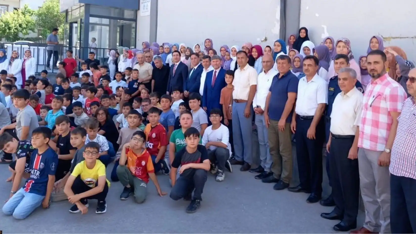 Develi'de binlerce çocuk hem öğreniyor hem eğleniyor