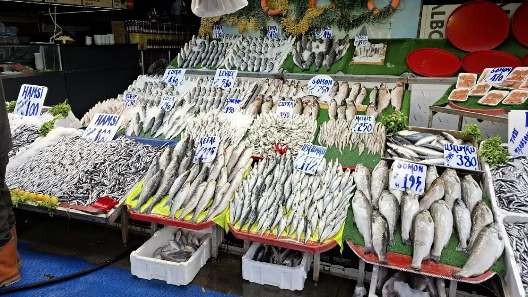 Tezgâhlarda kış bereketi: Fiyatlar dikkat çekiyor