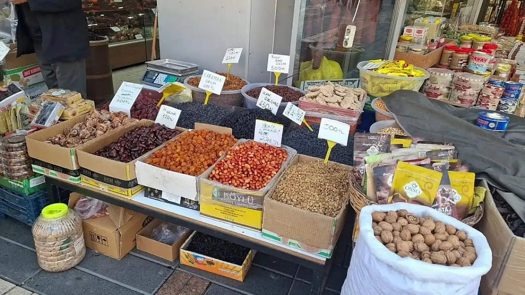 Kayseri'den Kısa Kısa: Zehirlenme, Kar Tatili, Valiler Kararnamesi, Yılbaşı, Kayserispor...