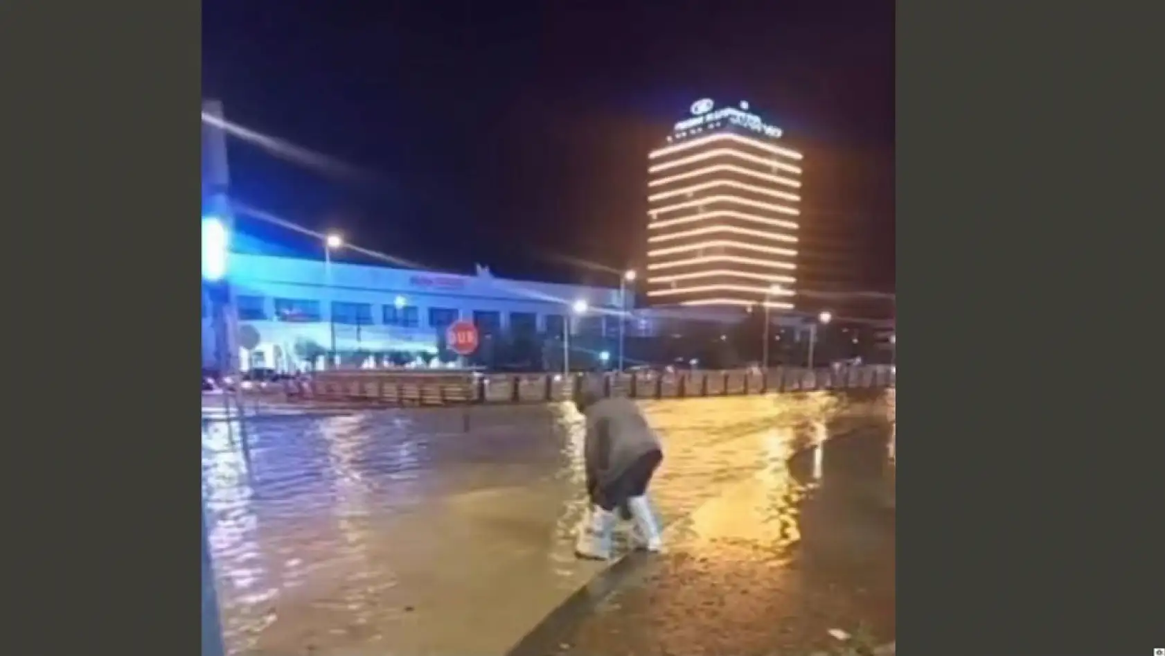 Kayseri'ye 5 dakika yetti: Mizahla da harmanlanan o görüntüler!