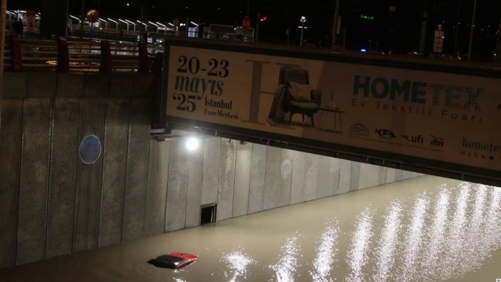 Kayseri'ye 5 dakika yetti: Mizahla da harmanlanan o görüntüler!