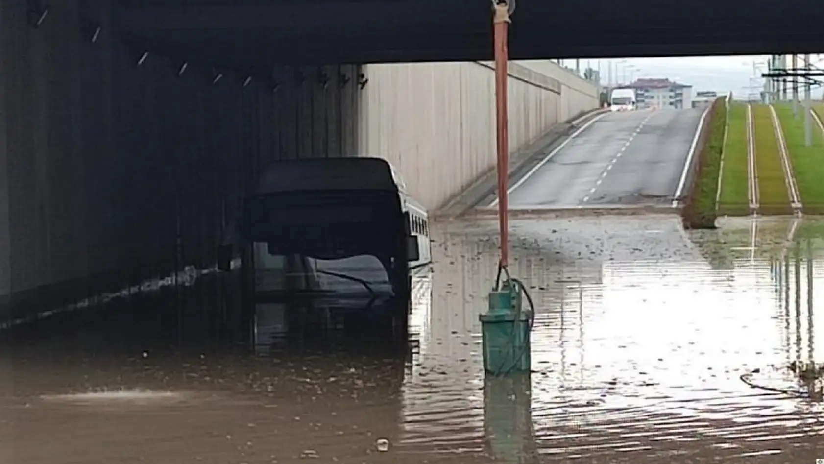 Kayseri'ye 5 dakika yetti: Mizahla da harmanlanan o görüntüler!