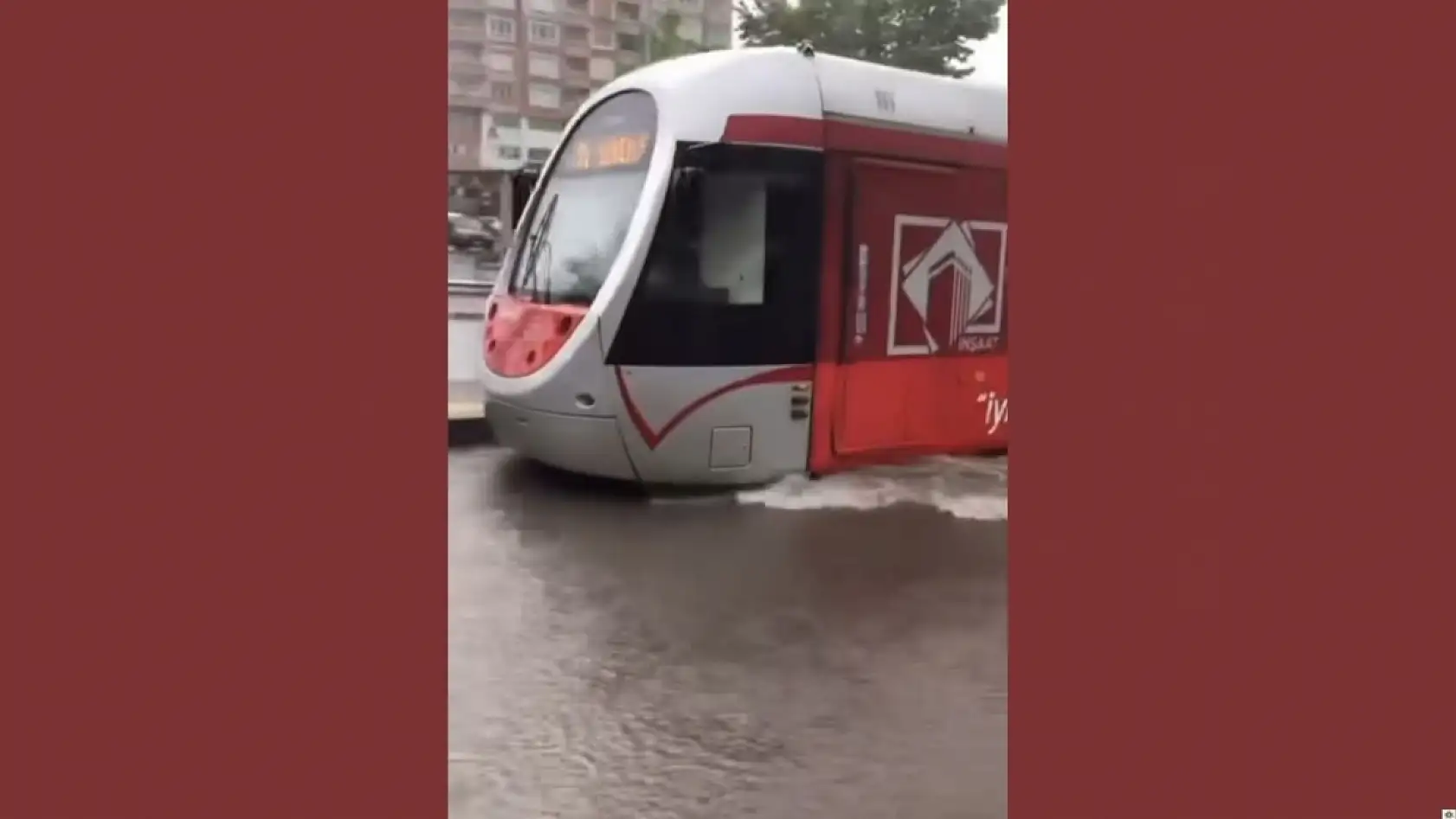 Kayseri'ye 5 dakika yetti: Mizahla da harmanlanan o görüntüler!