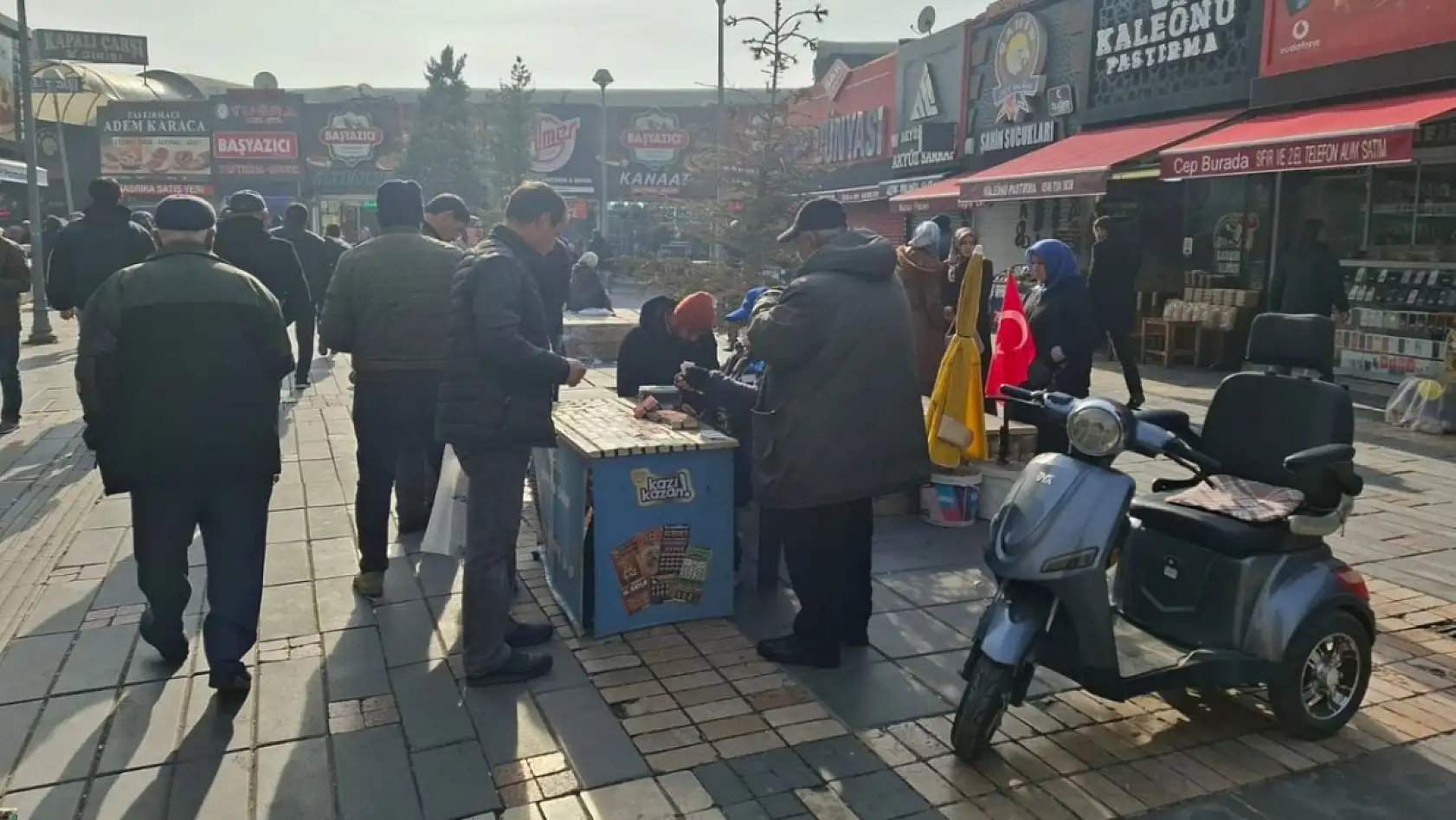 Kayseri'de ihtimal kuyruğu: 15 dakikada 50 adet!