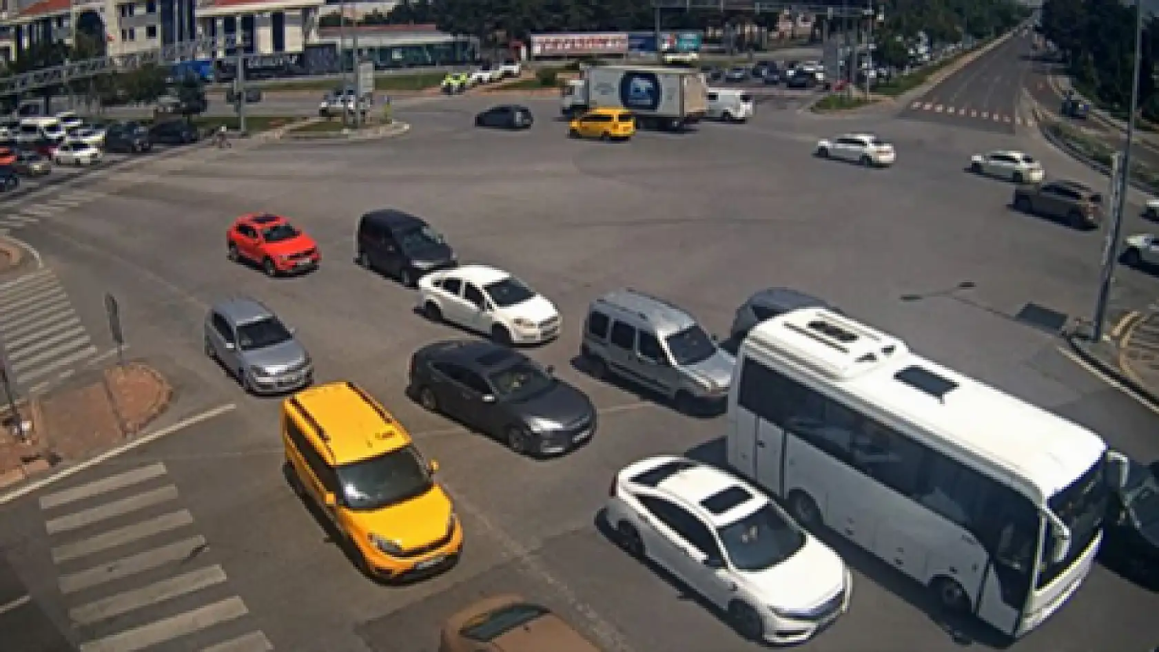 Kayseri'de arife günü trafik yoğunluğu: Kartal Kavşağı kilitlendi!