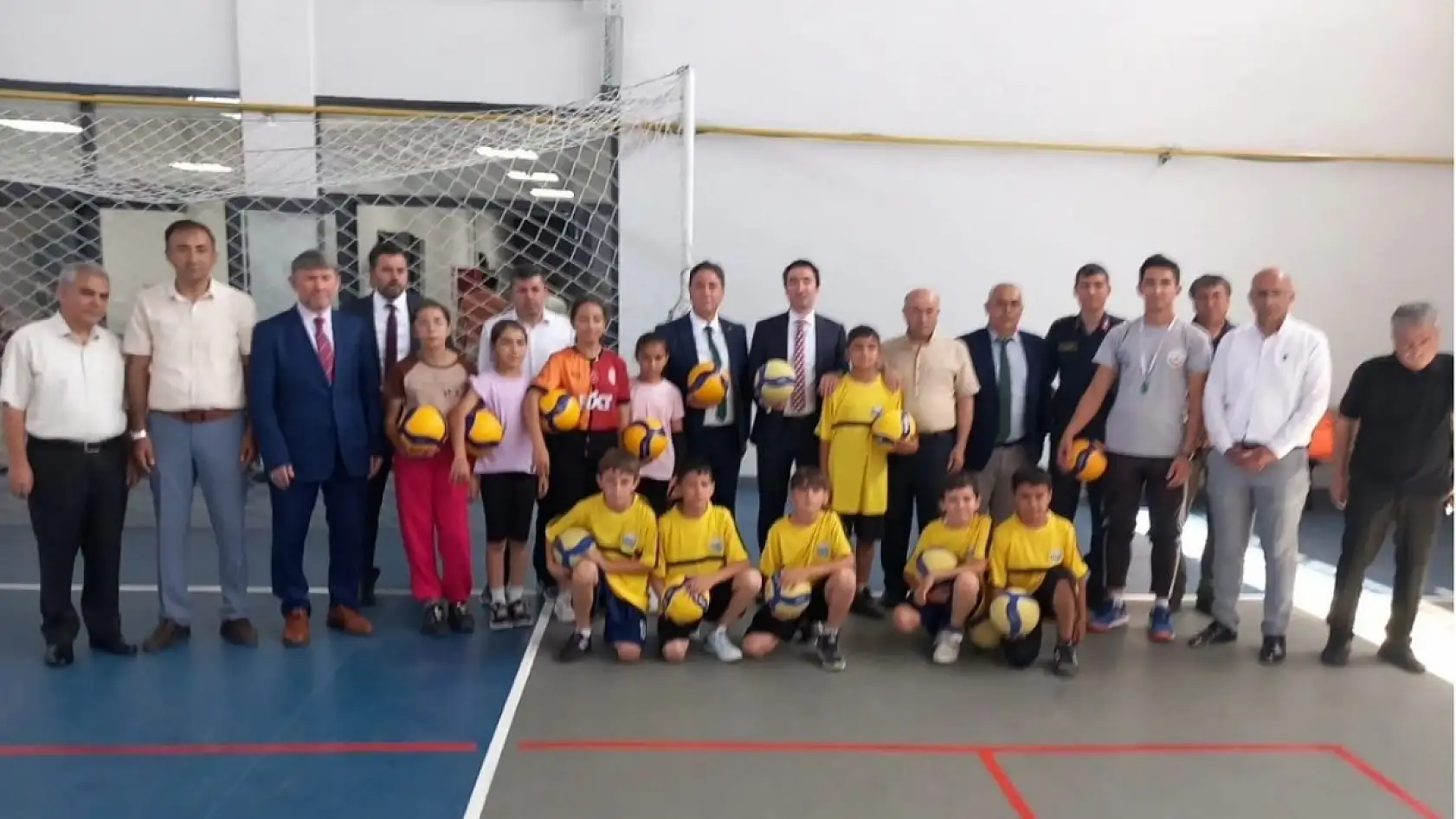 Develi'de binlerce çocuk hem öğreniyor hem eğleniyor