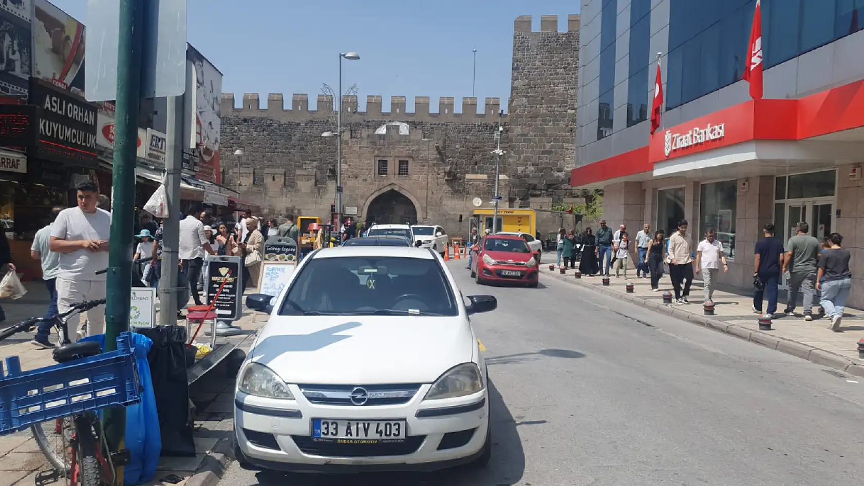Kayseri tıklım tıklım… İşte bayram öncesi şehrin nabzını gösteren kareler!