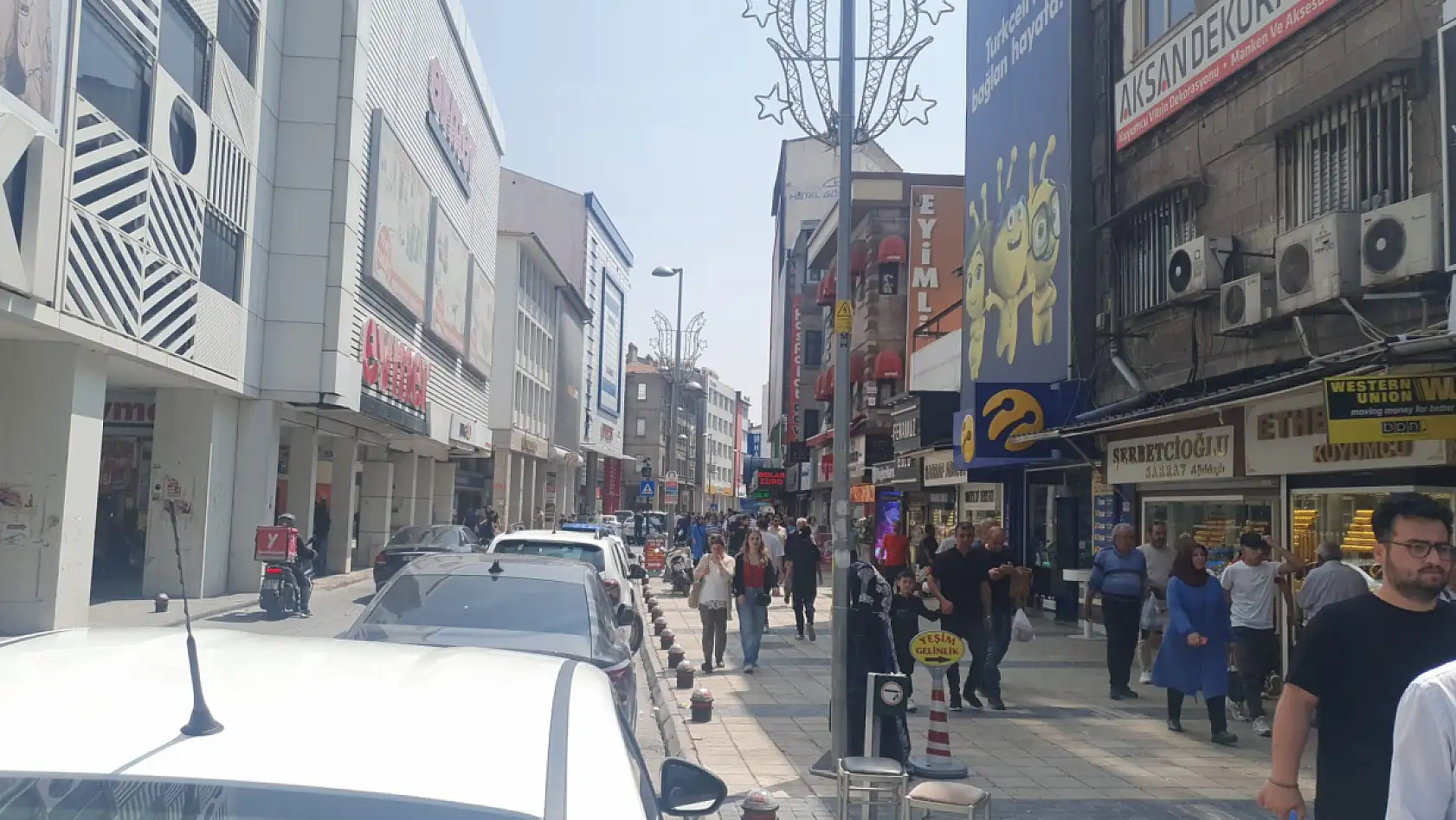 Kayseri tıklım tıklım… İşte bayram öncesi şehrin nabzını gösteren kareler!