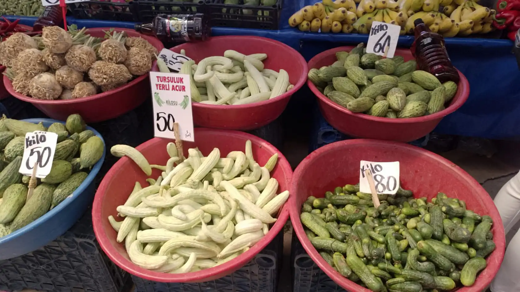 Turşu severlere kötü haber! Kayseri pazarında fiyatlar dudak uçuklatıyor